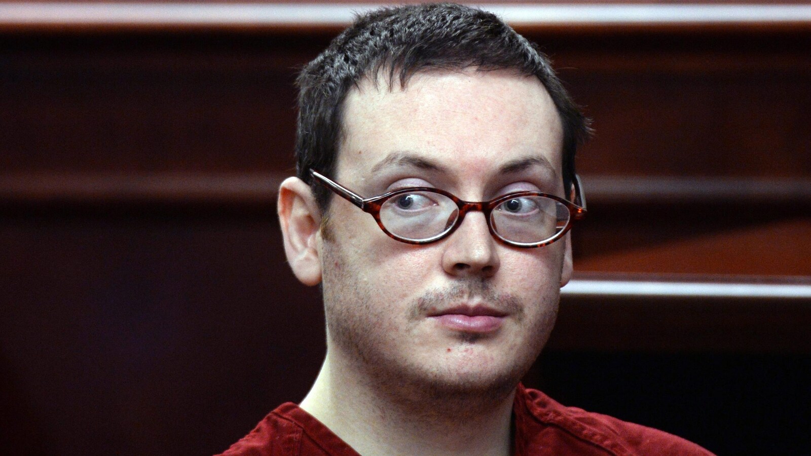 James Holmes était de passage devant le juge, le 24 août 2015, pour l’étape de la sentence dans son procès pour meurtres commis à Aurora, au Colorado.