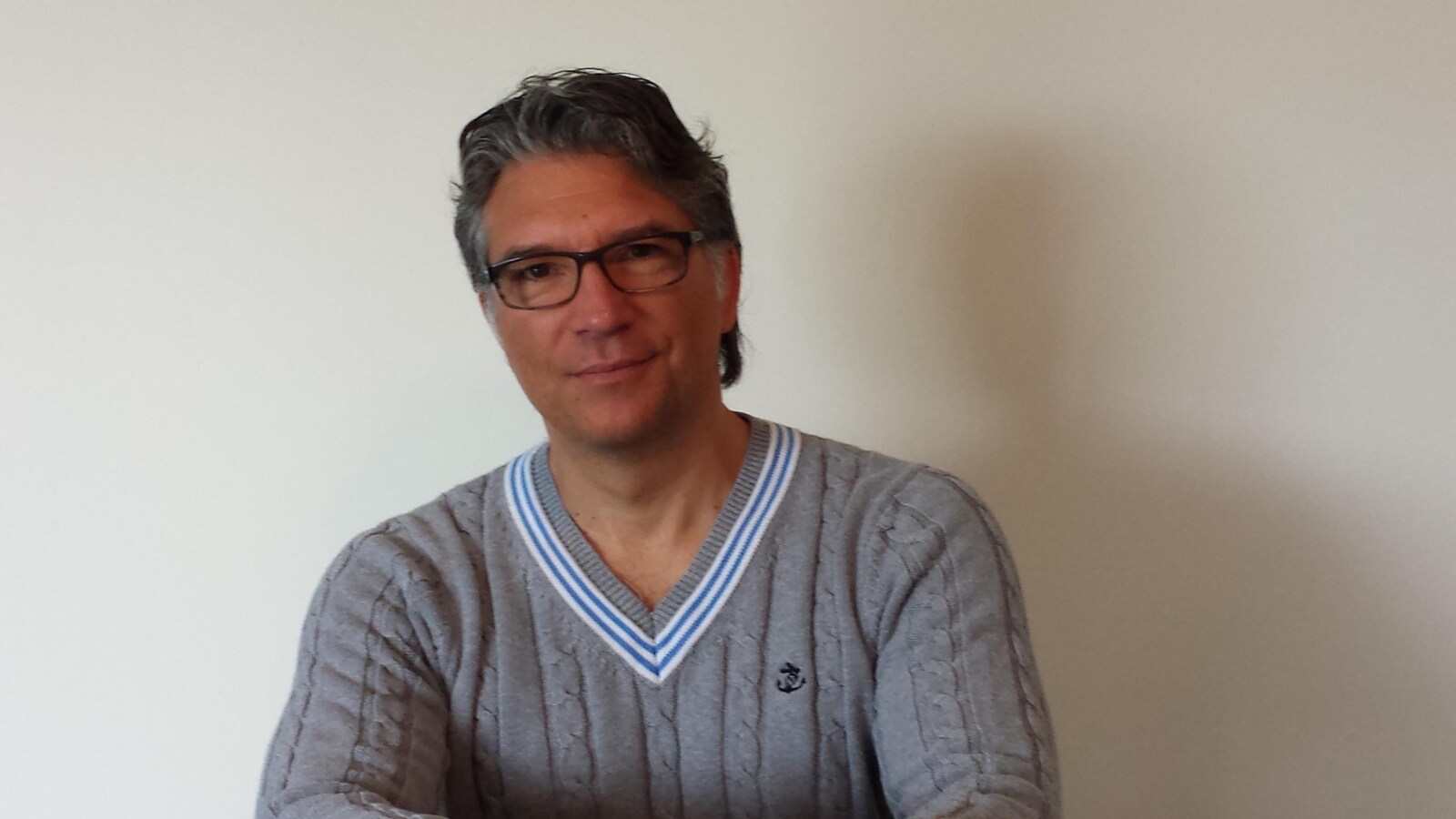 Portrait en couleur de l'auteur Jerry Espada