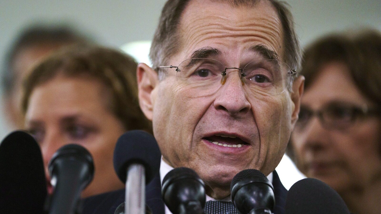 Le chef démocrate de la puissante commission judiciaire de la chambre basse, Jerry Nadler, parle aux médias. 