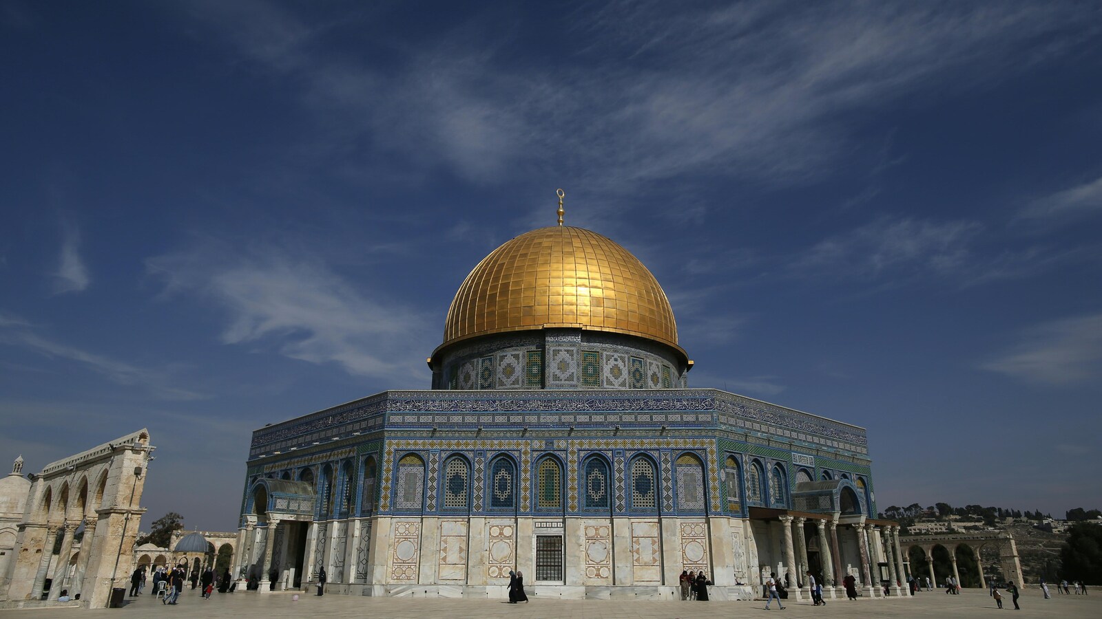 La mosquée Al-Aqsa après la prière du vendredi dans la vieille ville de Jérusalem.