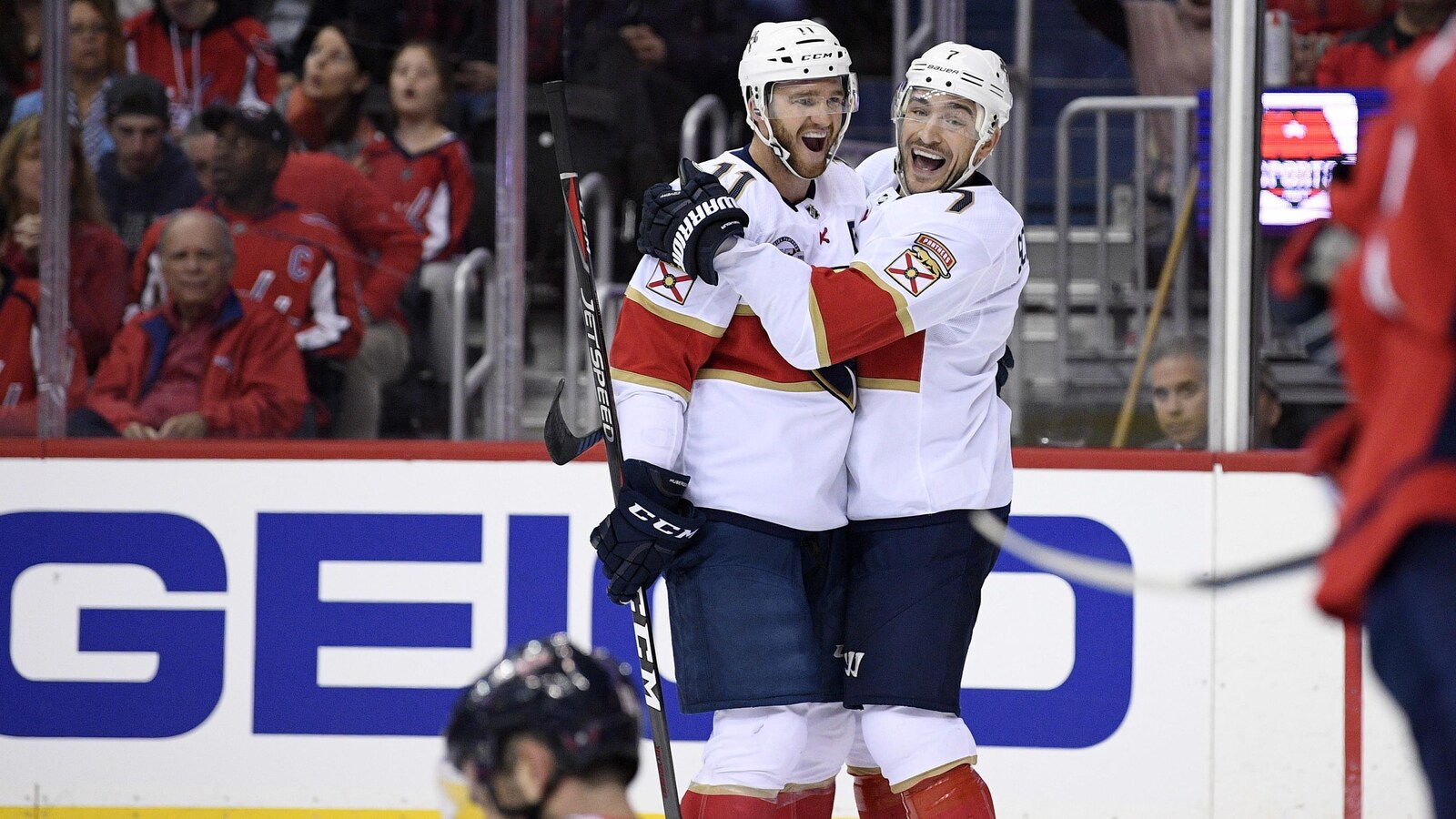 Jonathan Huberdeau et Colton Sceviour des Panthers de la Floride