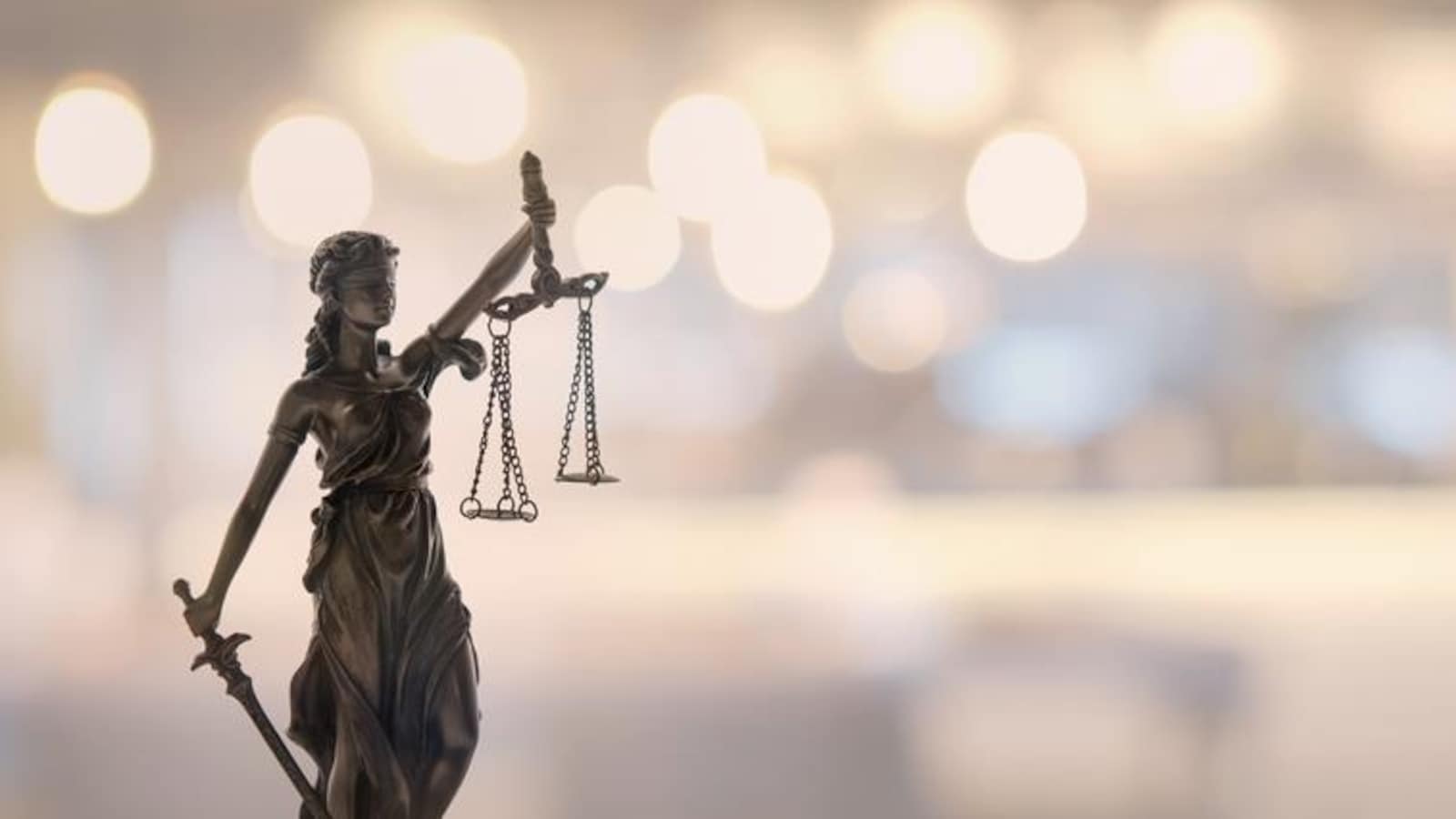 La statue représentant la justice.