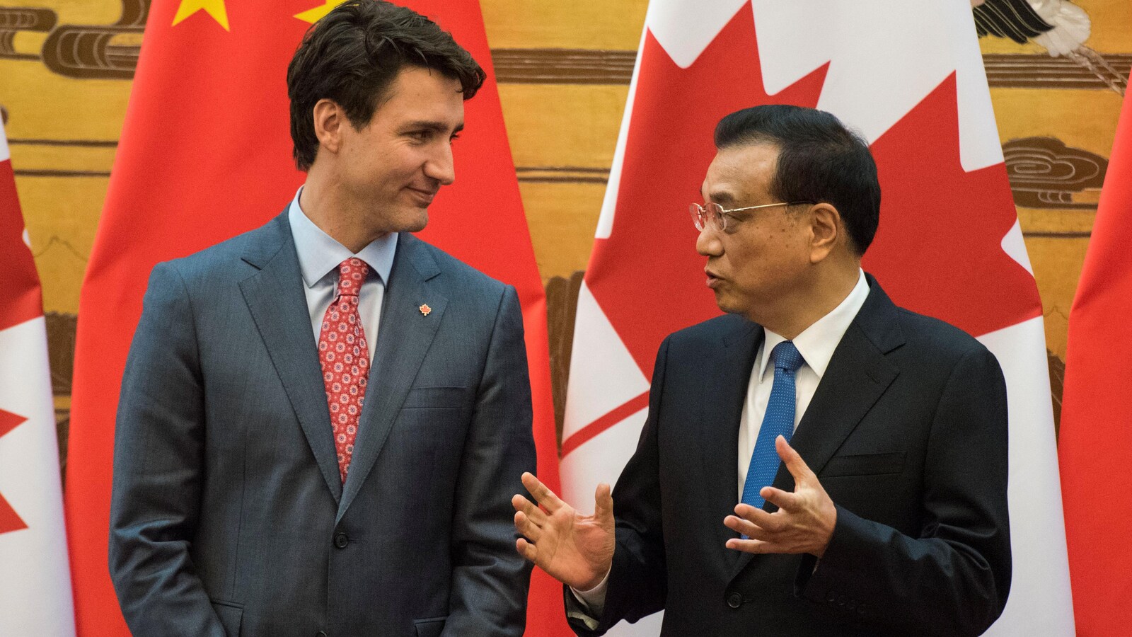 Le premier ministre chinois Li Keqiang s'entretient avec Justin Trudeau le 4 décembre 2017 à Pékin.