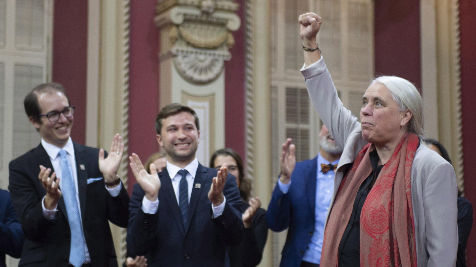 Alexandre Leduc, Gabriel Nadeau-Dubois et Manon Massé à l'Assemblée nationale