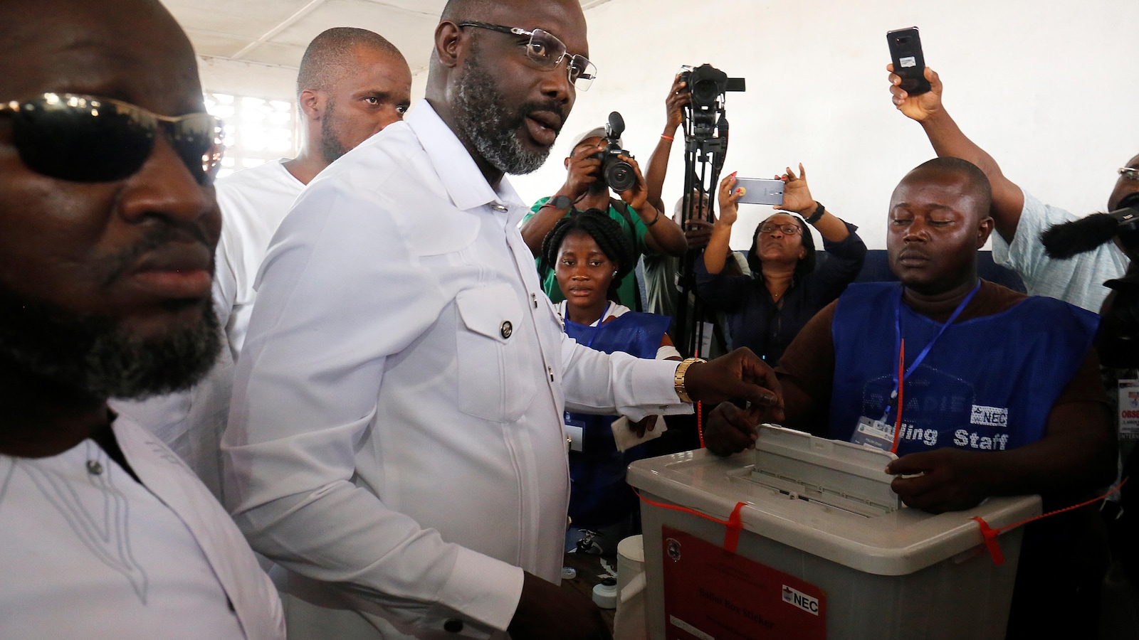 George Weah, chef du Congrès du changement démocratique, lors du second tour de la présidentielle, au Liberia.