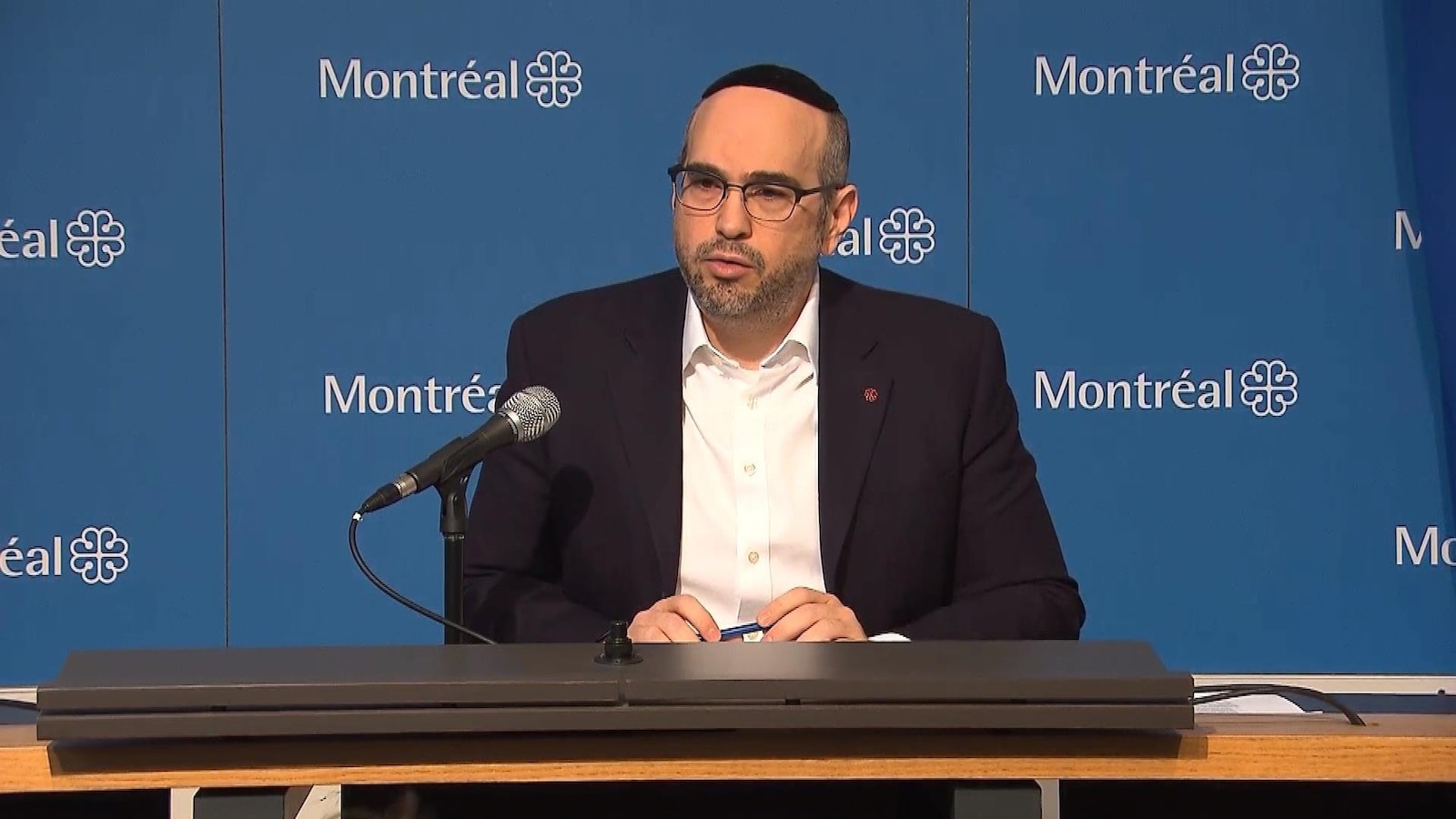 Lionel Perez en conférence de presse.