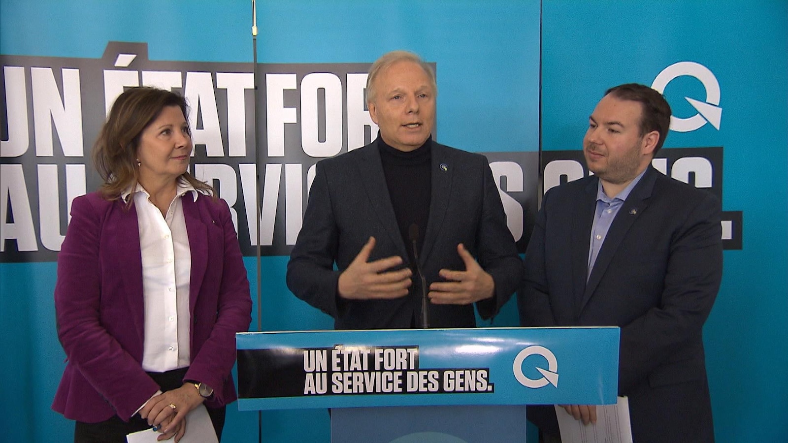 Le chef péquiste Jean-François Lisée, sa porte-parole en matière de santé, Diane Lamarre, et son porte-parole en matière de services sociaux et de protection de la jeunesse, Dave Turcotte.