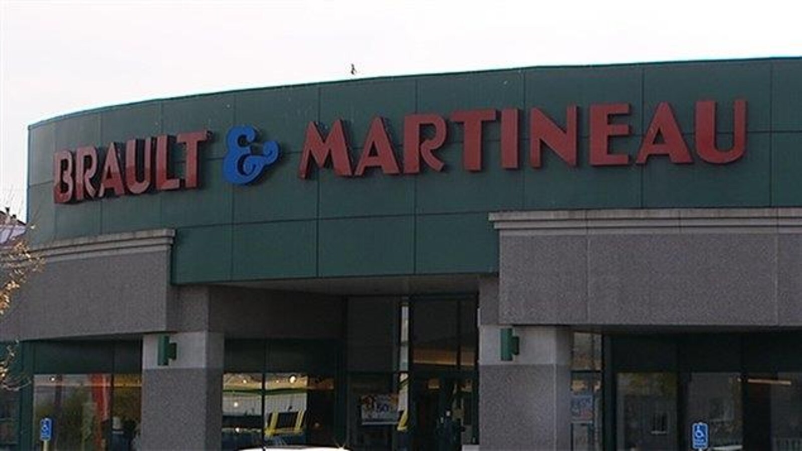 Un magasin Brault et Martineau.