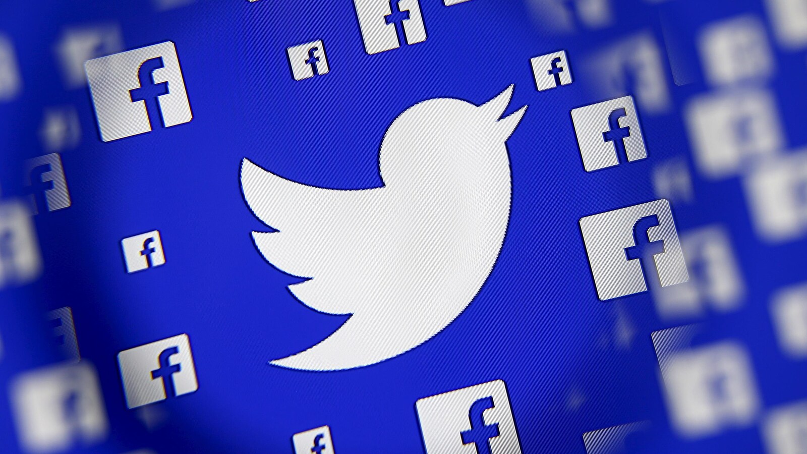 Logos de Twitter et de Facebook