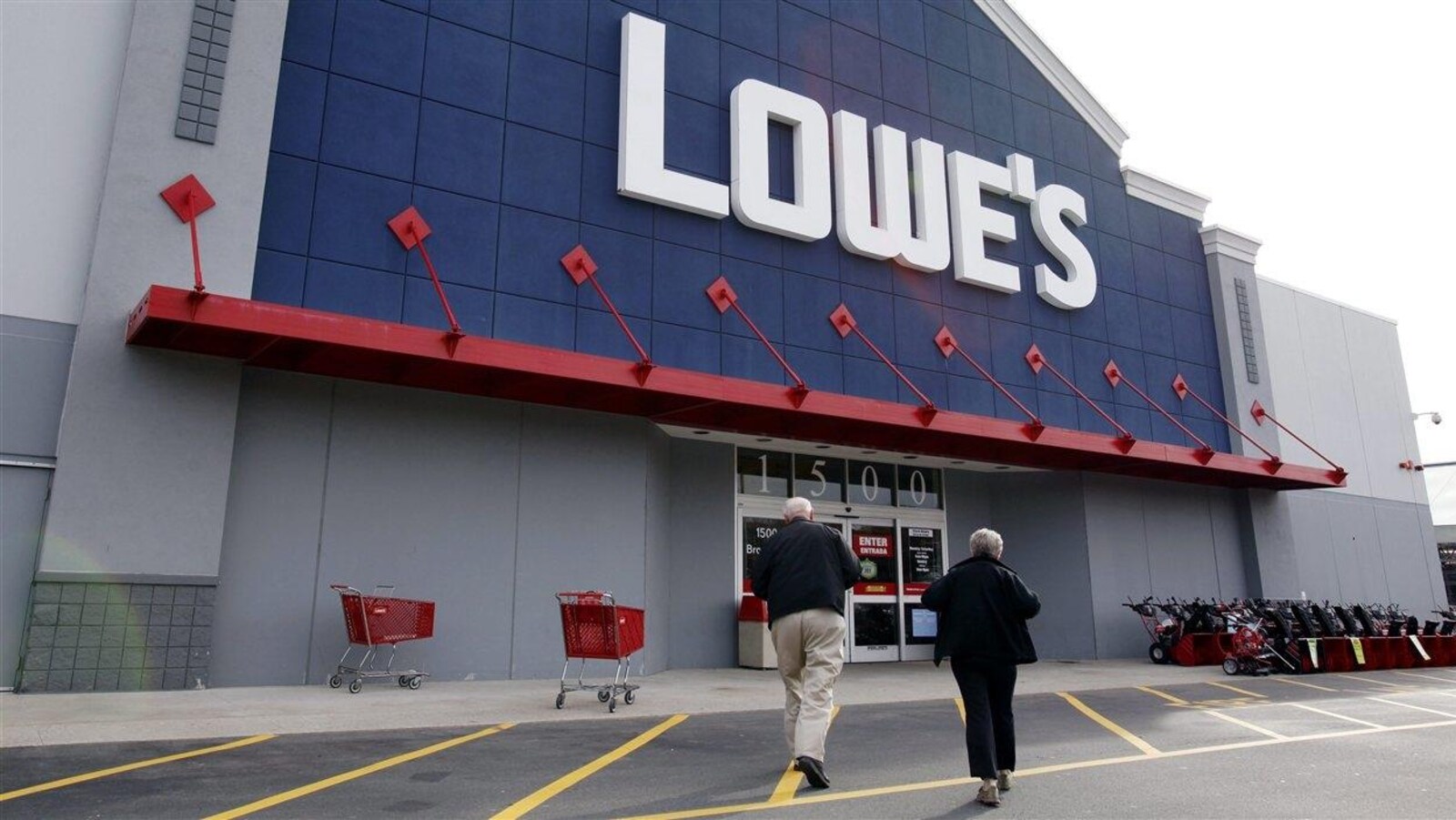 Une devanture de magasin Lowe's
