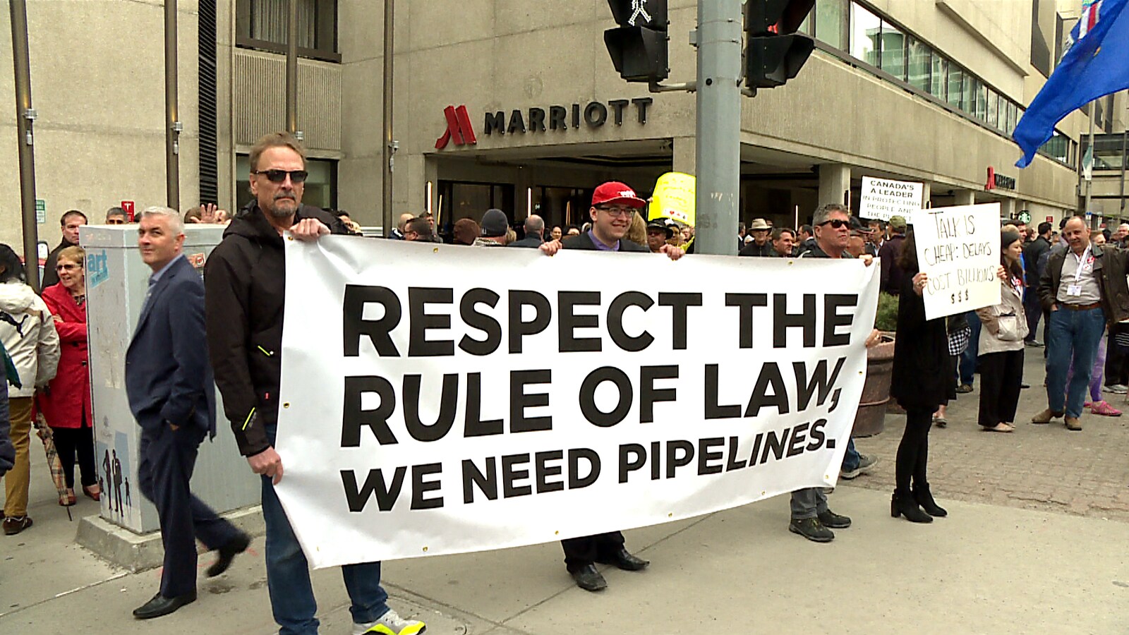 Ils étaient près de 170 manifestants hier dans les rues de Calgary