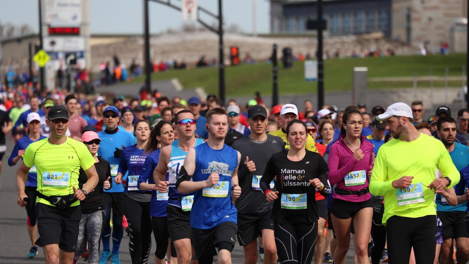4300 coureurs ont participé au demi-marathon de Lévis.