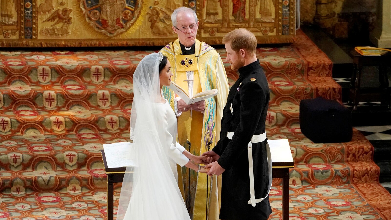 Mariage royal le prince Harry et Meghan Markle se sont dit oui