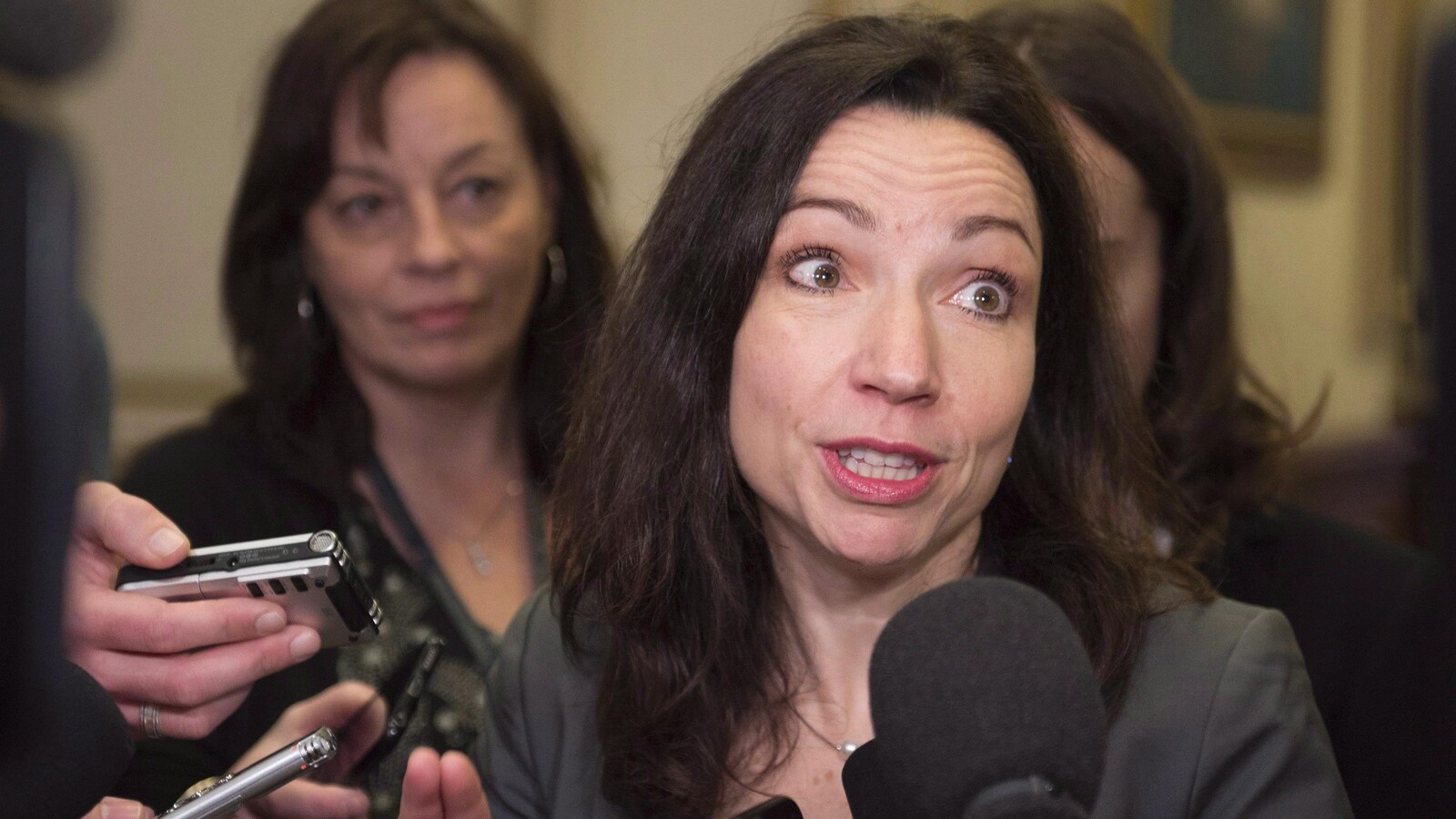 Martine Ouellet lors d'un point de presse.