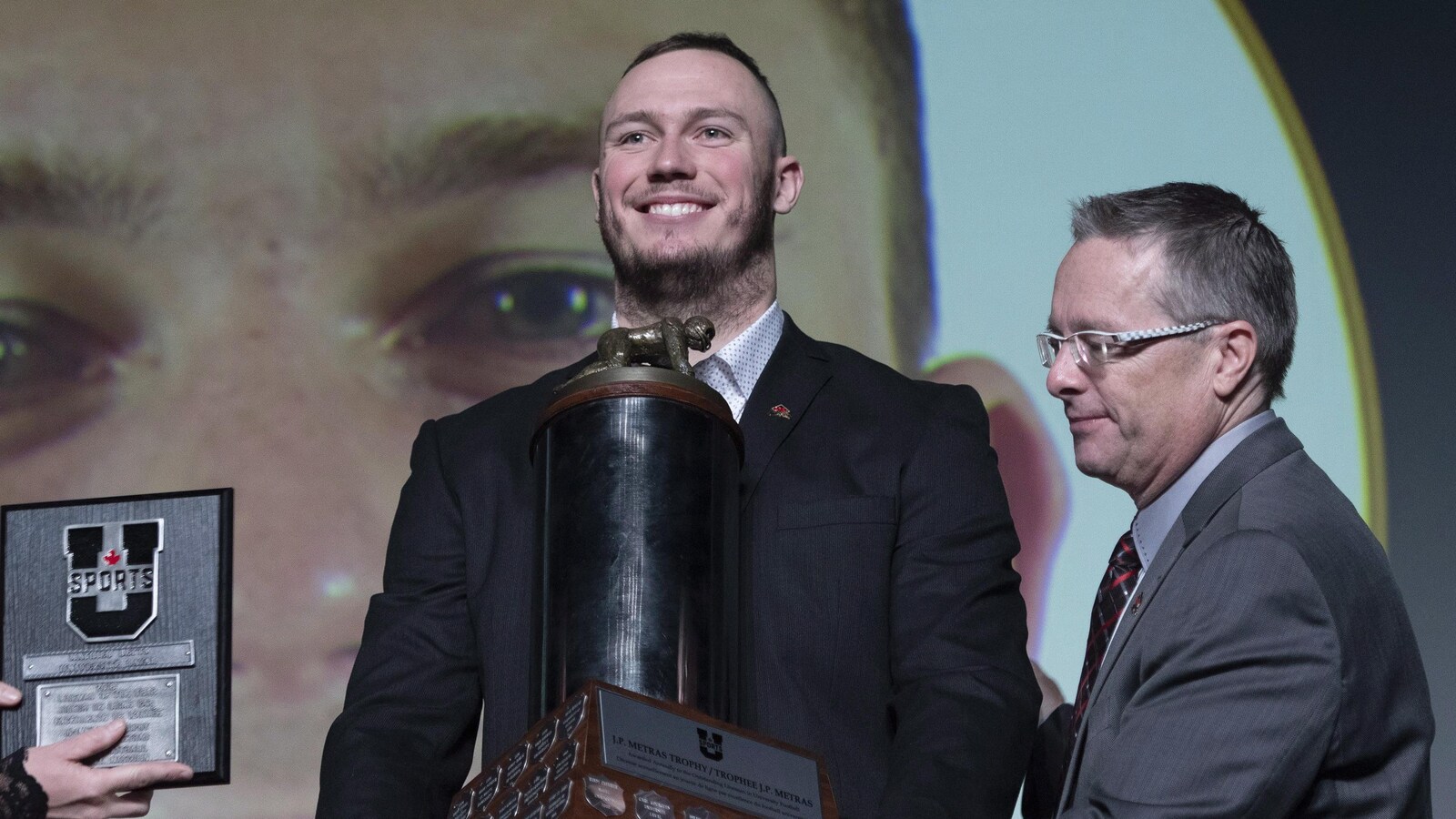 Mathieu Betts reçoit le trophée J.P. Metras pour une troisième année consécutive