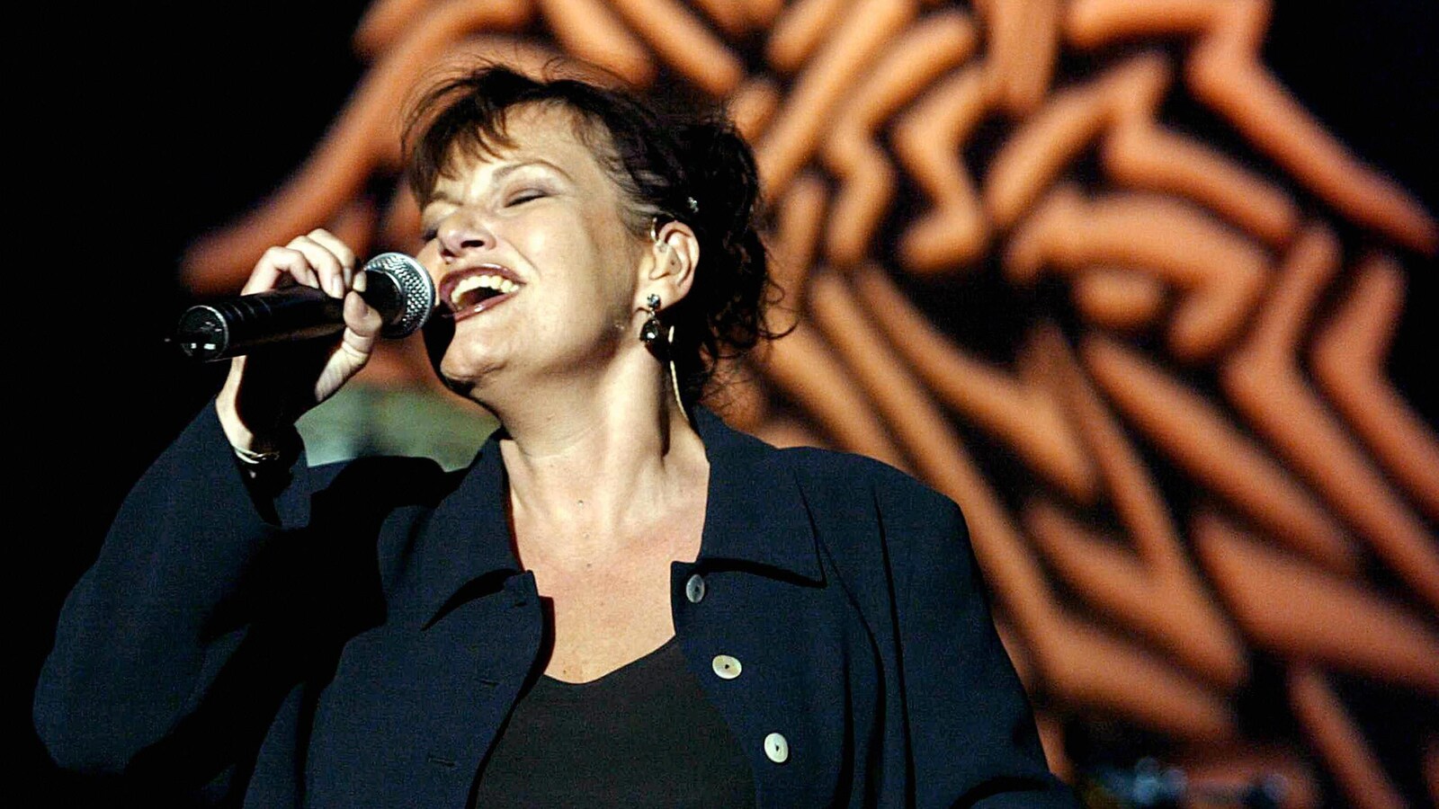 La chanteuse Maurane lors d'un spectacle aux Francofolies de Spa, en Belgique, en juillet 2004.