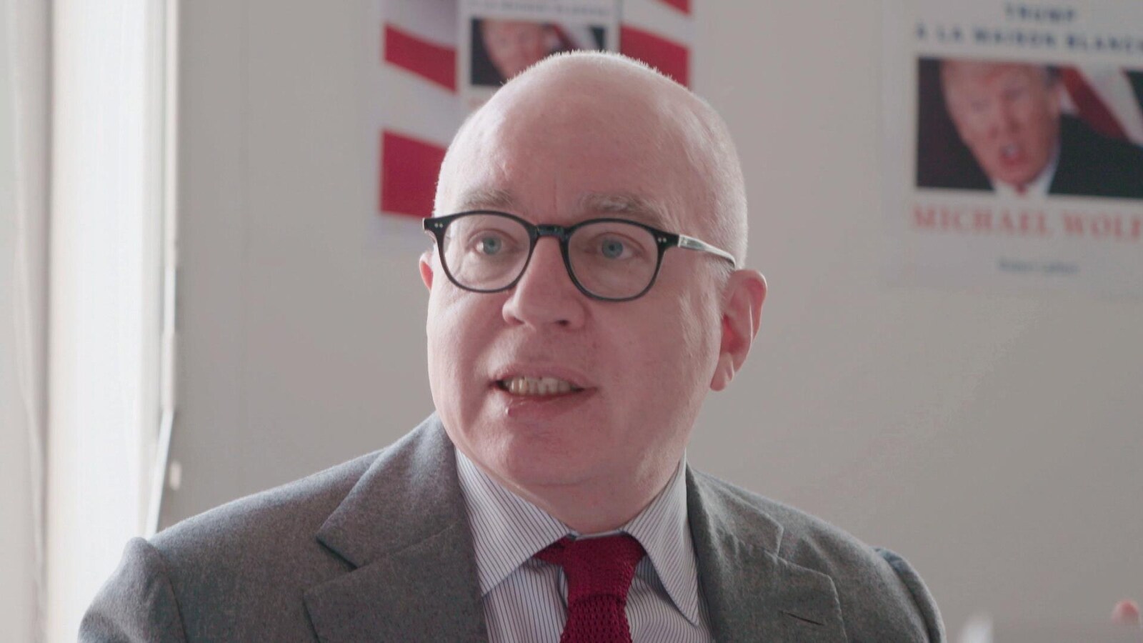 L'écrivain américain Michael Wolff lors de la présentation en France de son livre Le feu et la fureur.