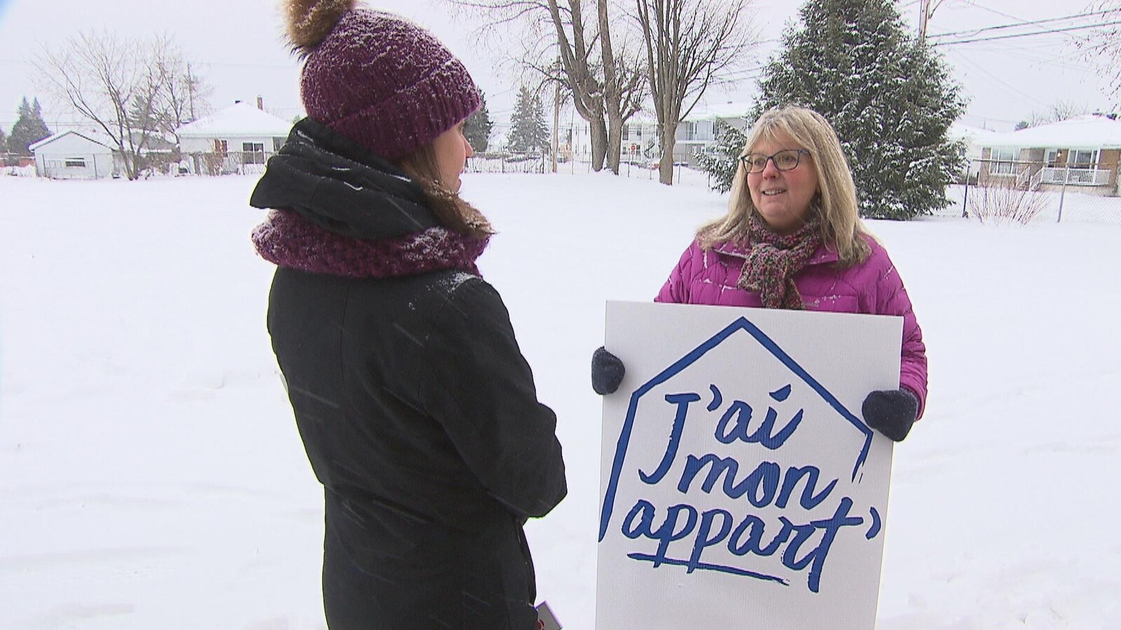 Michèle Lafontaine, présidente du projet « J'ai mon appart' », se trouve sur le terrain qui sera cédé par la Ville de Shawinigan.