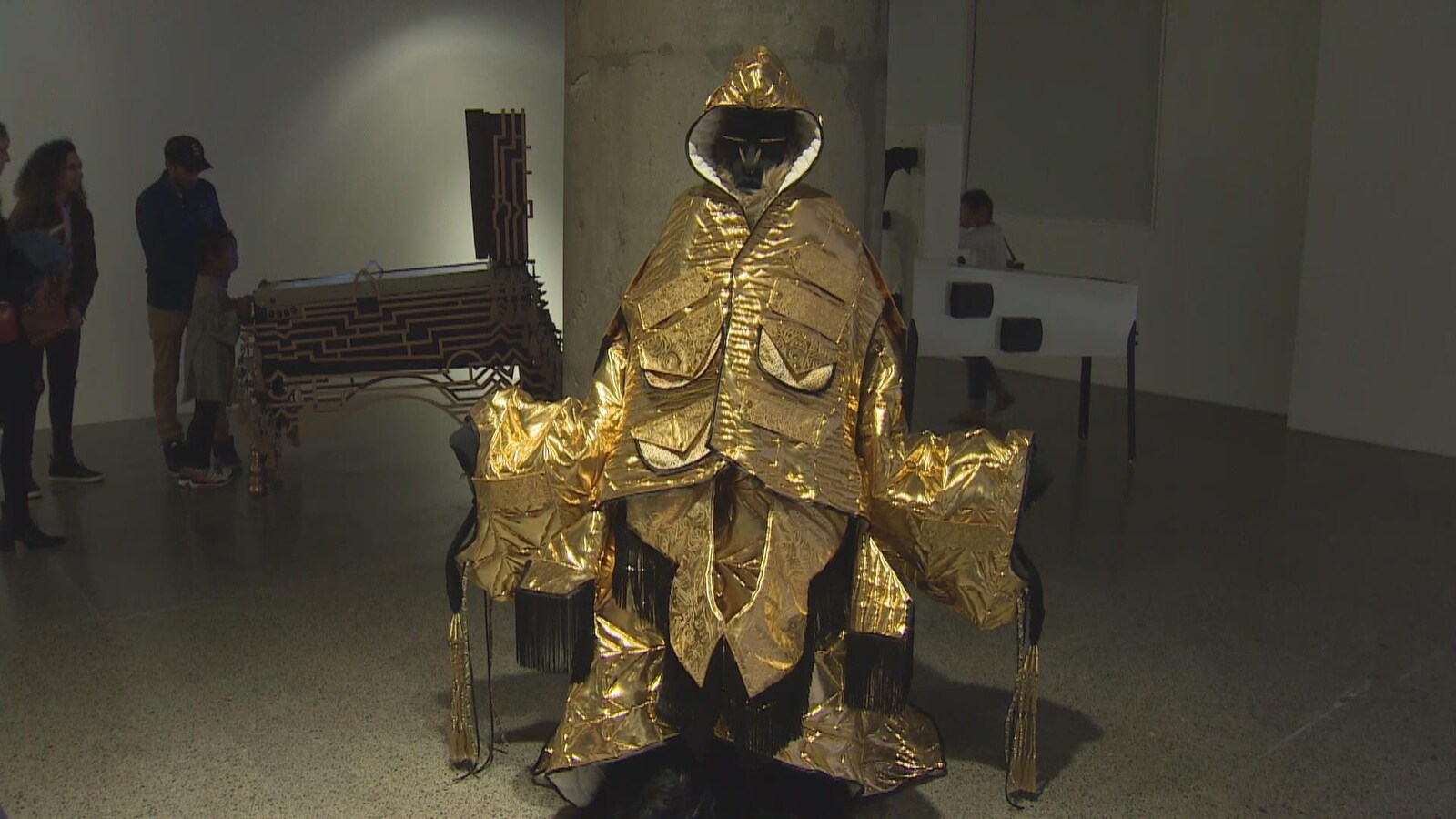 Un costume dans une exposition