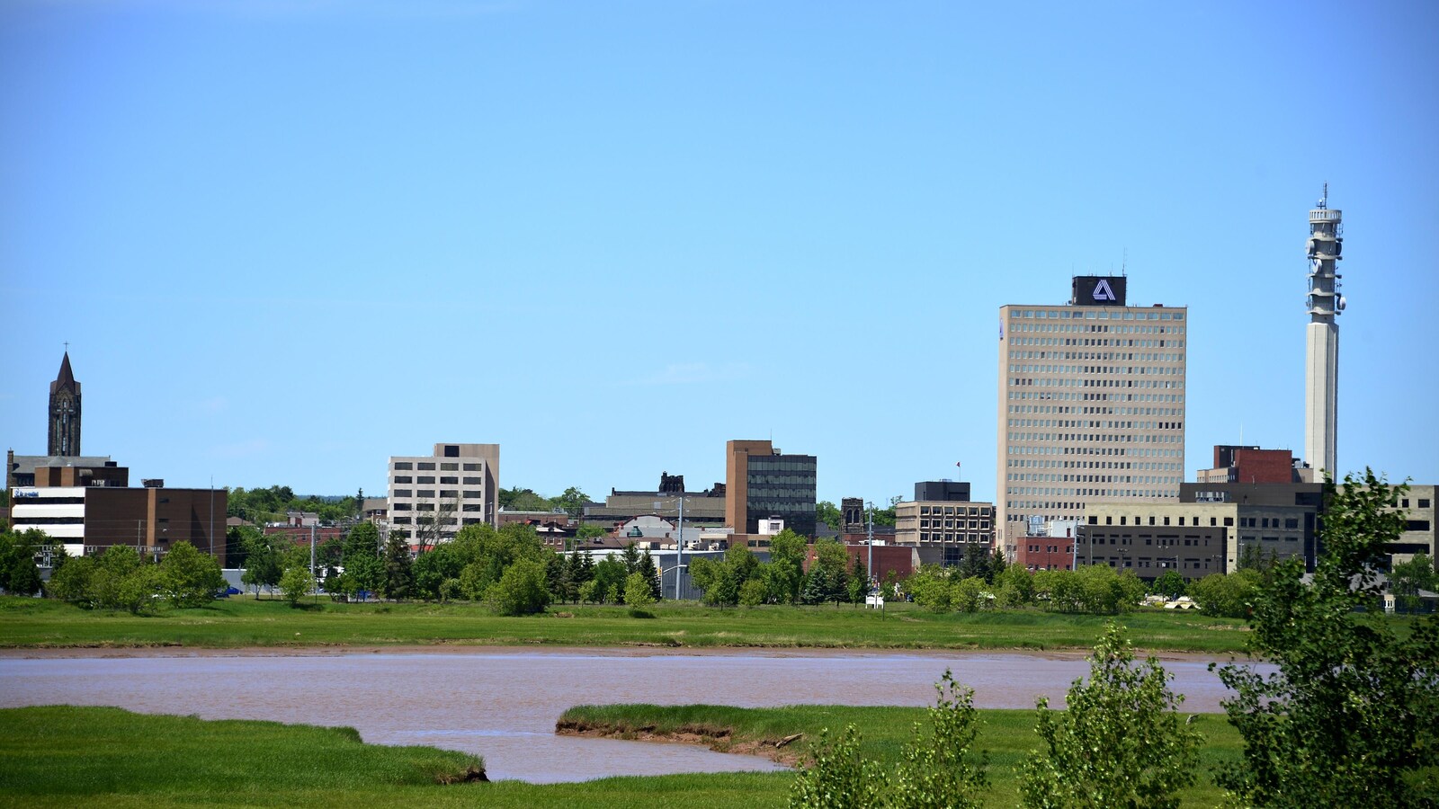 Vue du centre-ville de Moncton Petitcodiac.