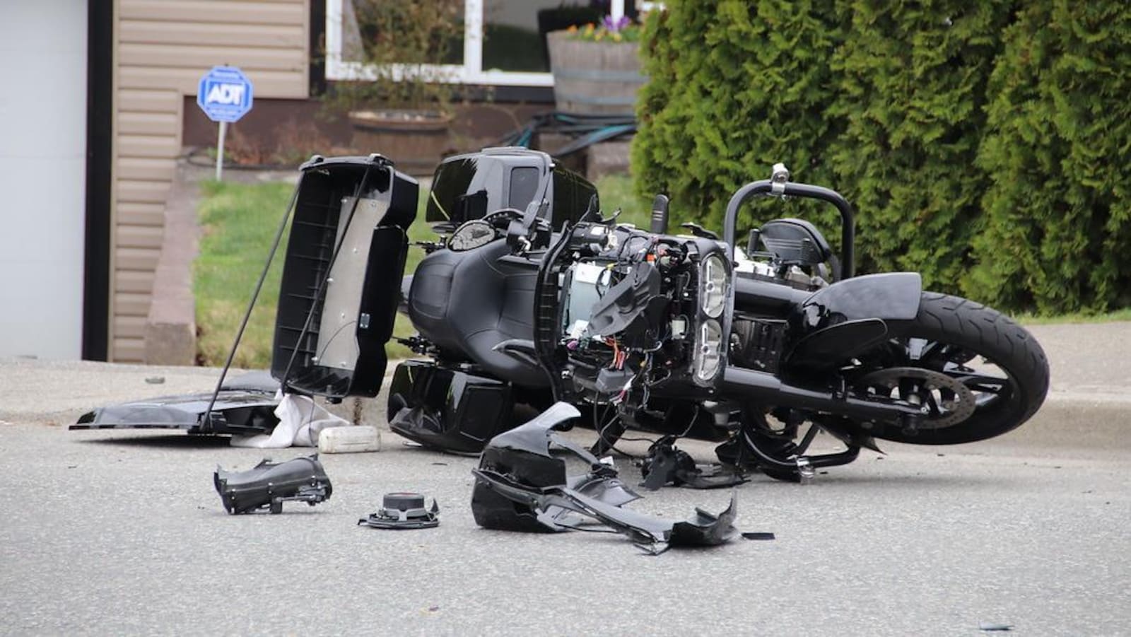 Un moto accidenté lors d'une collision à Mission, C.-B. .