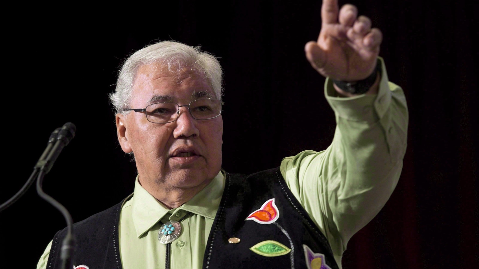 Le sénateur Murray Sinclair reconnaît qu'il y a eu du progrès, mais croit que le gouvernement pourrait agir plus rapidement pour respecter ses engagements.
