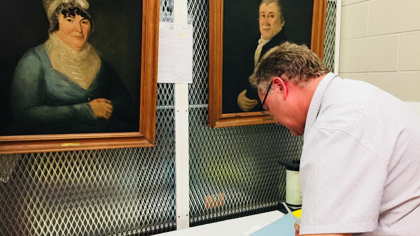 Christian Vachon, gestionnaire des collections et conservateur de la collection de peintures, estampes et dessins au Musée McCord