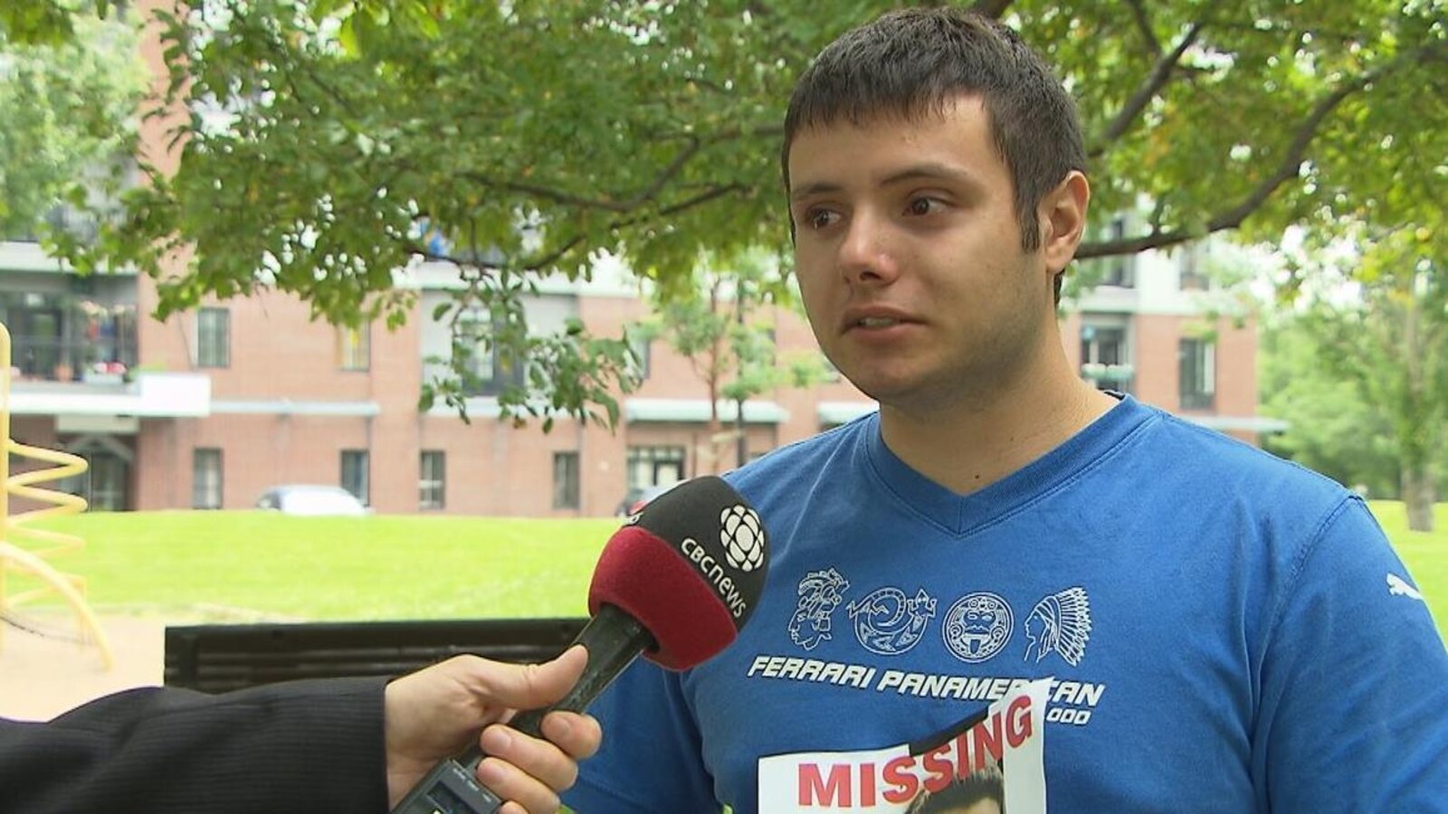 Fontanelli devant un micro de CBC News.