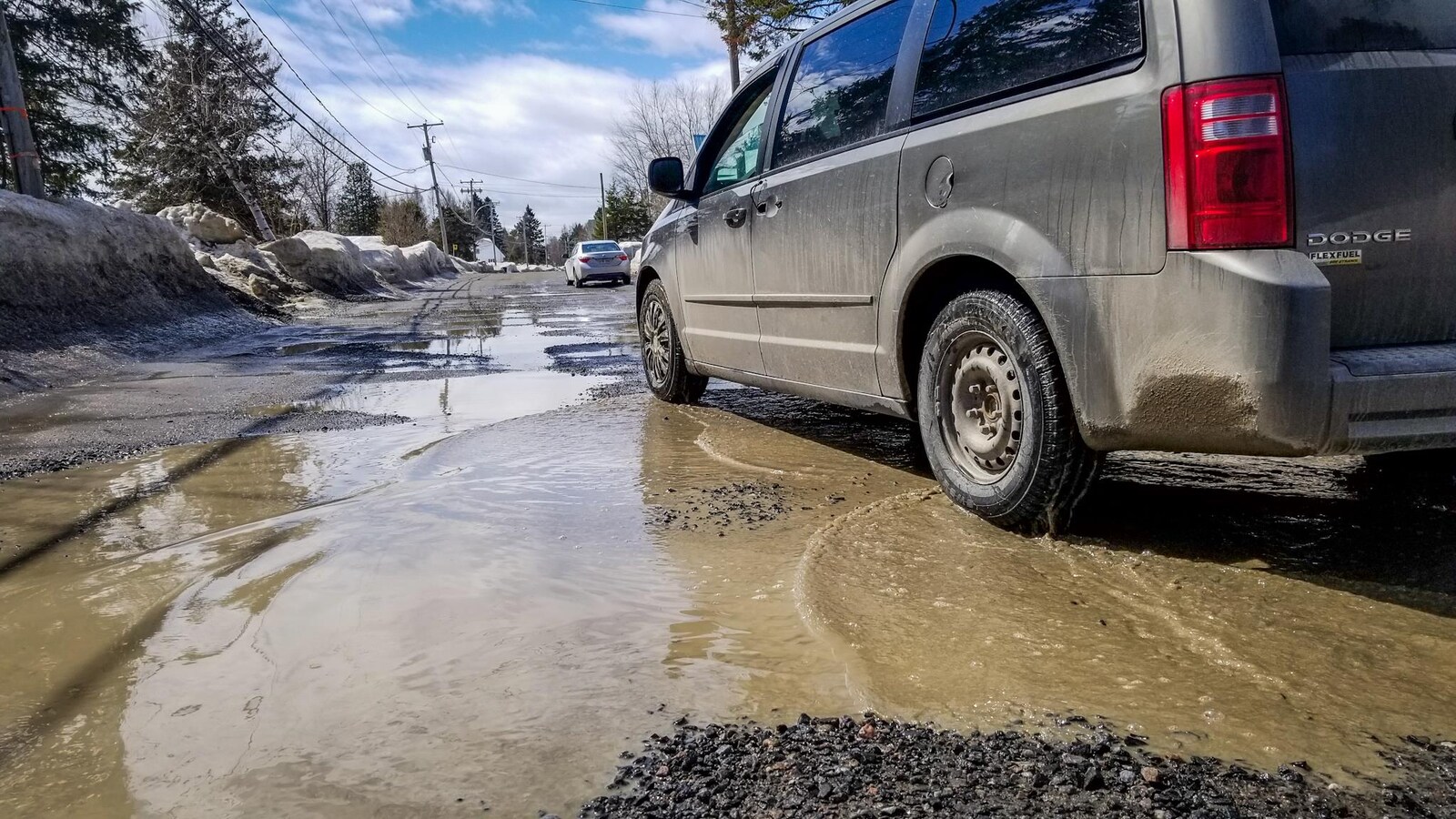 Plusieurs rues du secteur Lac-à-la-Tortue à Shawinigan sont minées de crevasses.