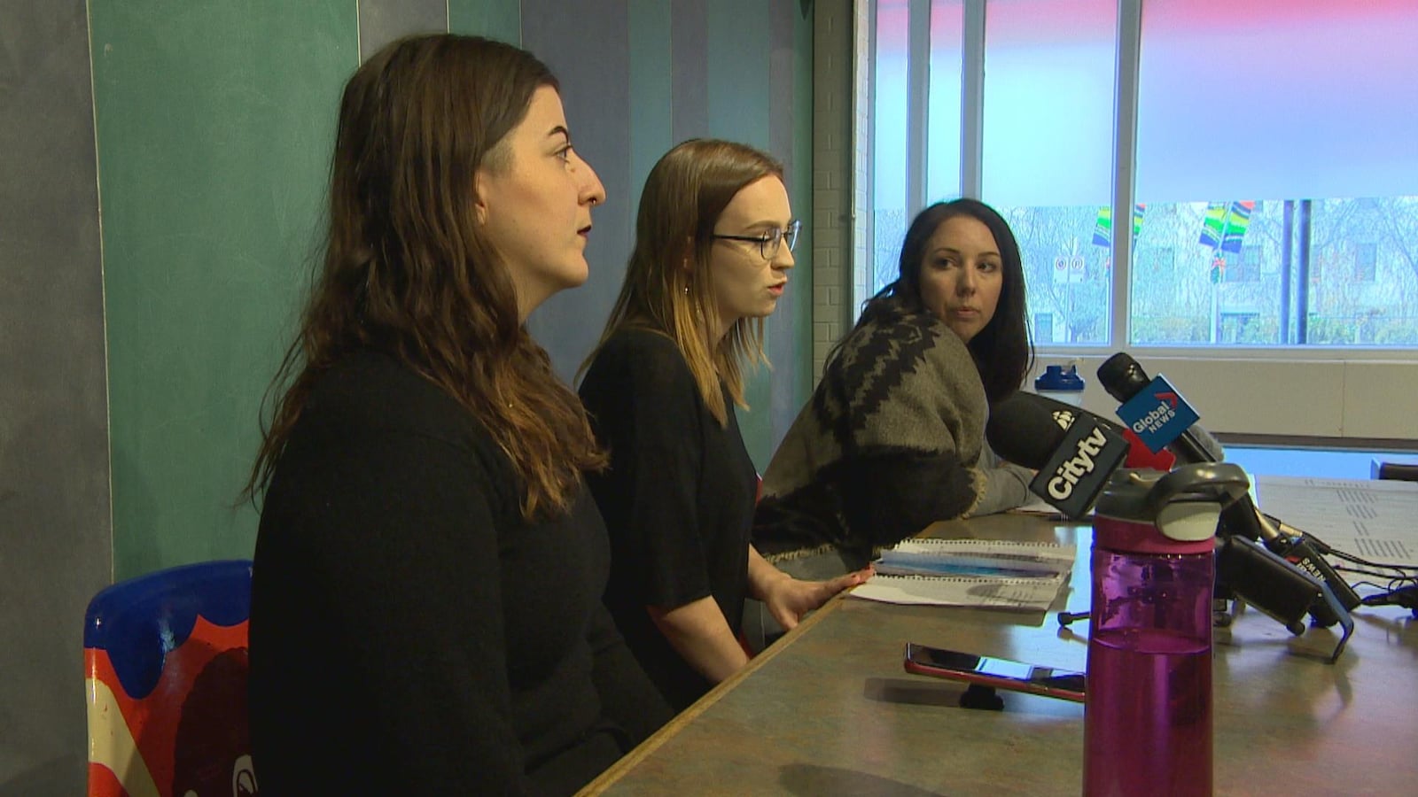 Christina Hajjar, Kelsey Wade et Amanda Murdock en conférence de presse.
