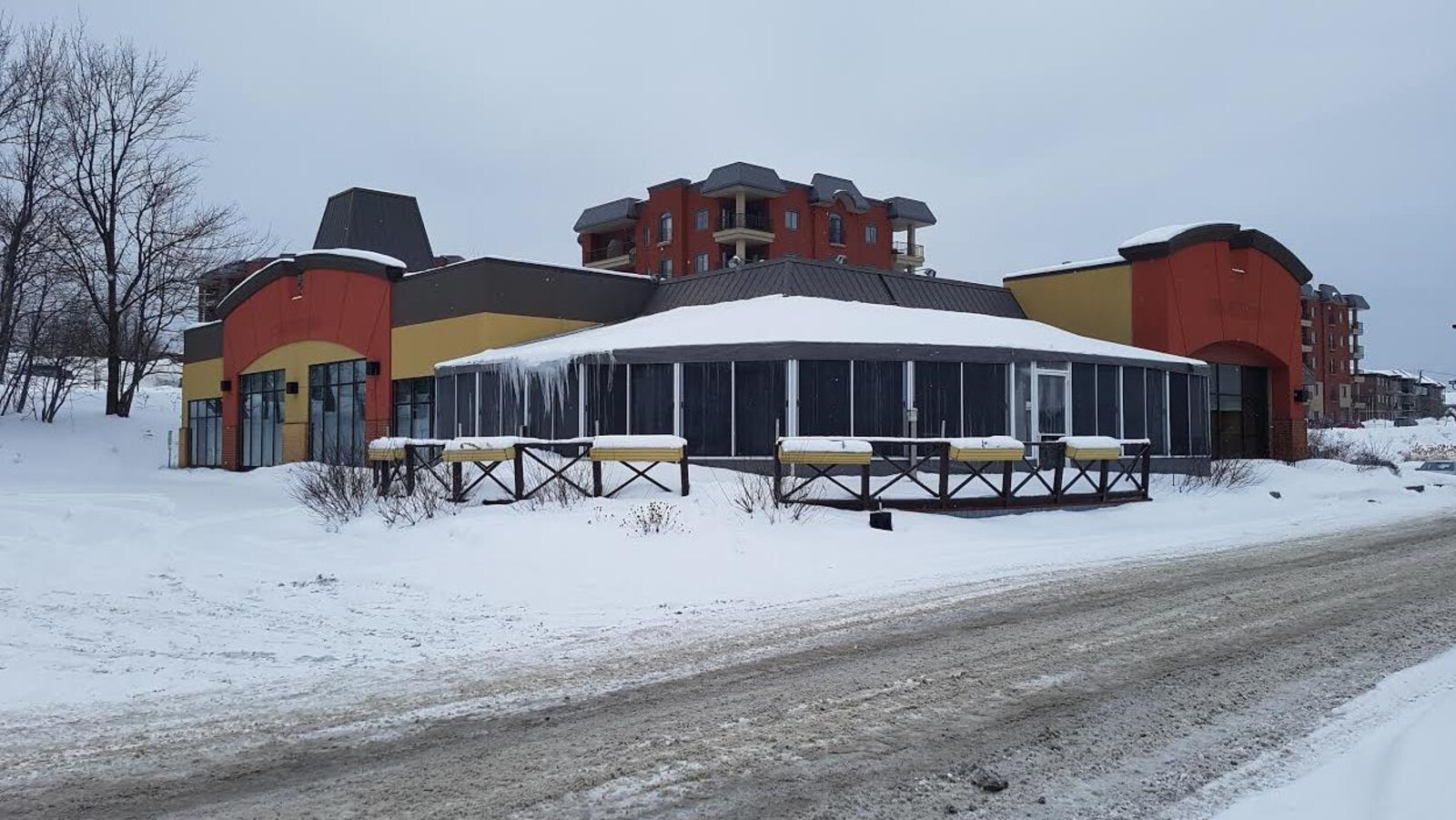 Le nouveau centre communautaire ouvrira ses portes dans l'ancienne Rôtisserie Saint-Hubert, du boulevard de l'Ormière.