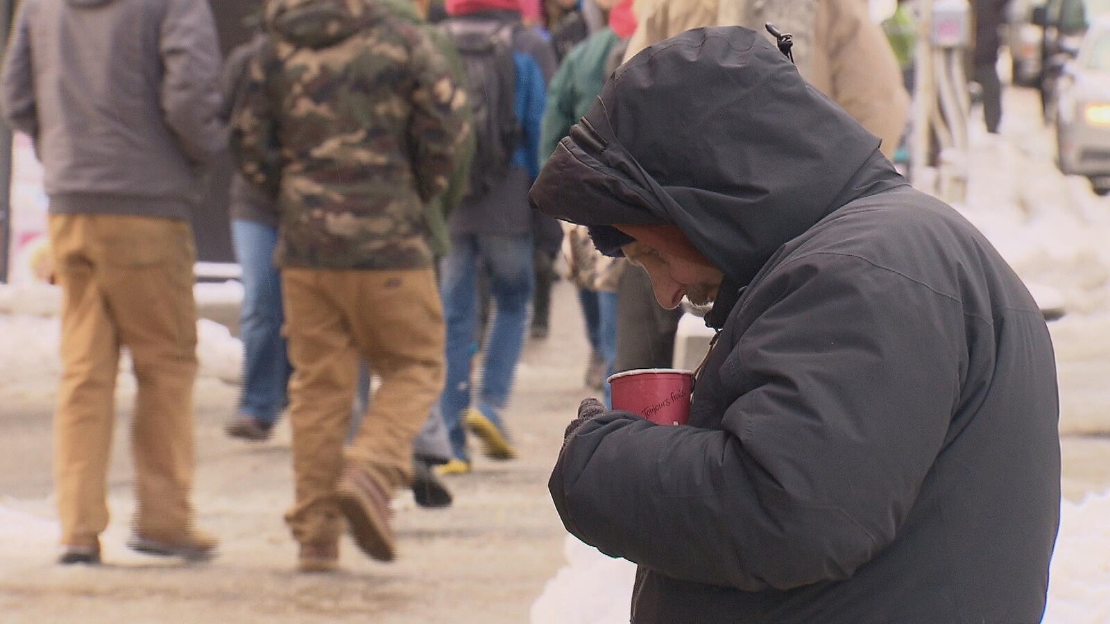 Le temps froid pousse plus d'itinérants à fréquenter les refuges.
