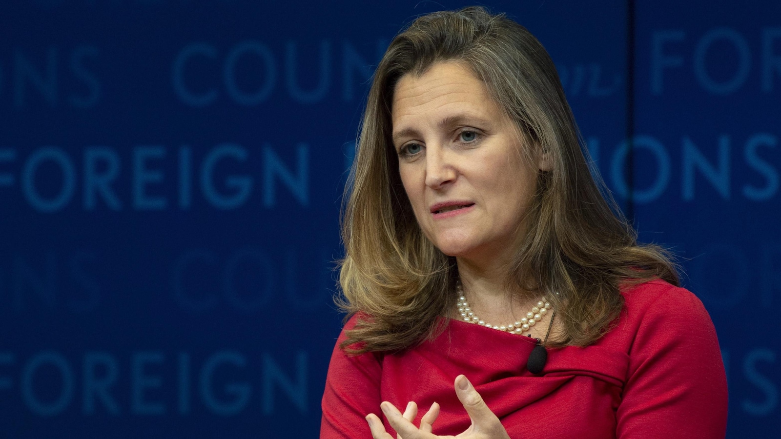 Un gros plan de Chrystia Freeland.