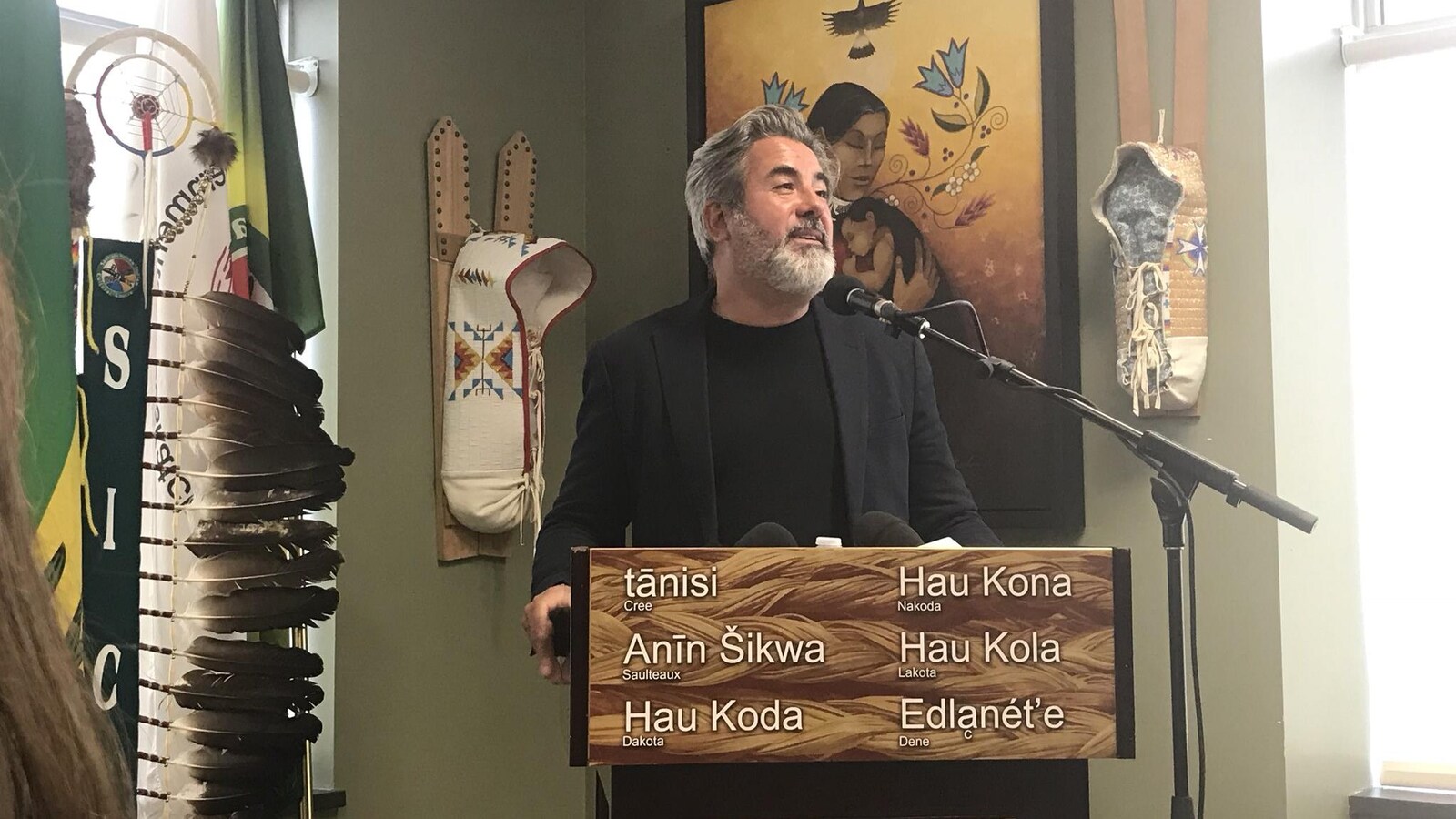 Le ministre du Patrimoine canadien Pablo Rodriguez annonce un investissement du fédéral pour les langues autochtones à Saskatoon.