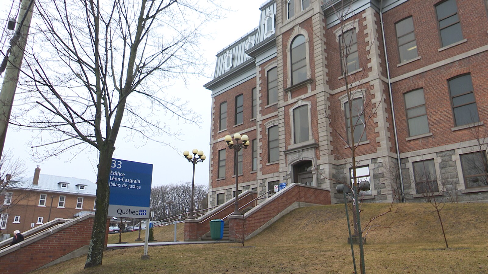 La façade du palais de justice de Rivière-du-Loup