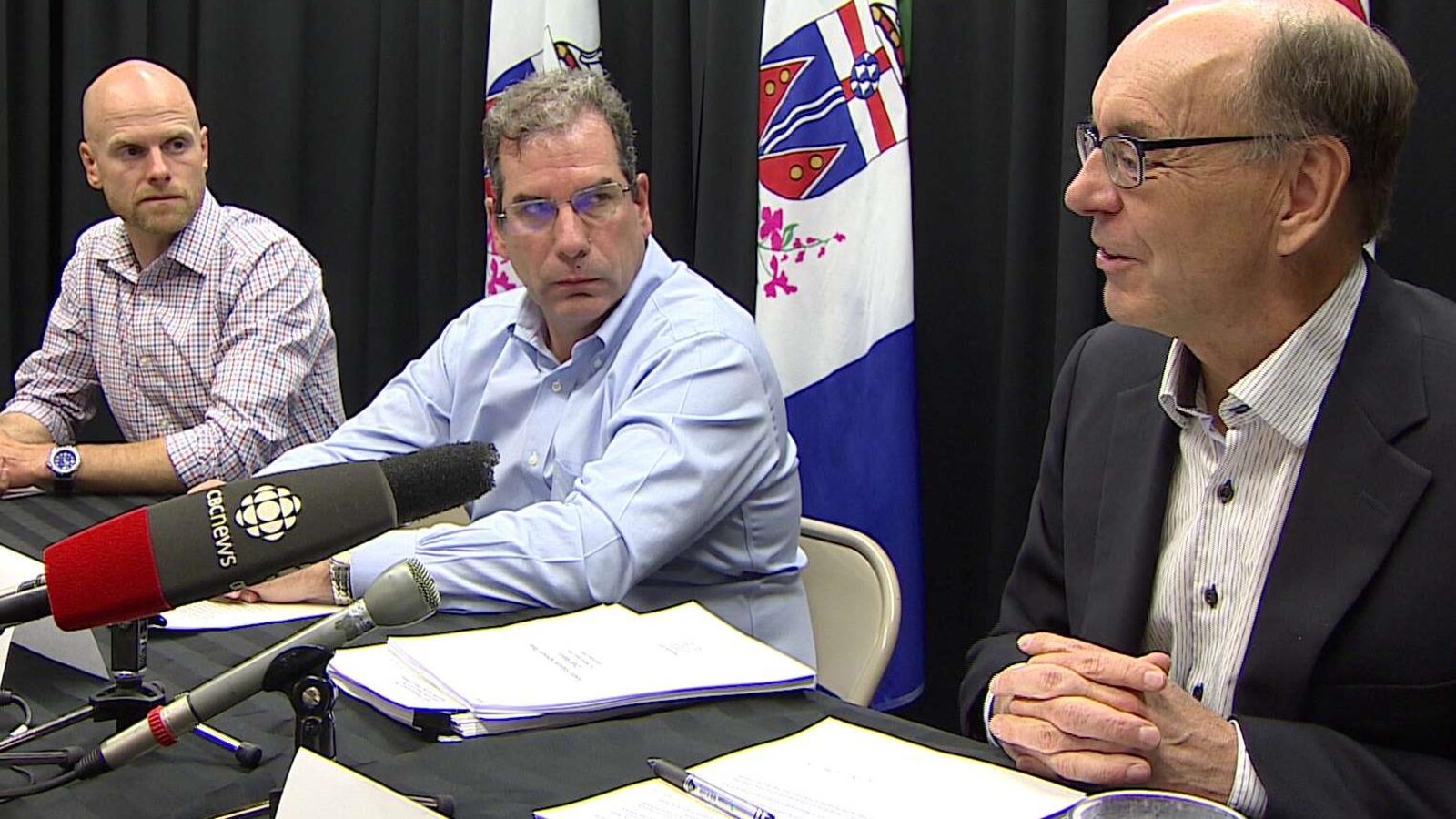 Trois membres du panel financier chargé de conseiller le territoire du Yukon