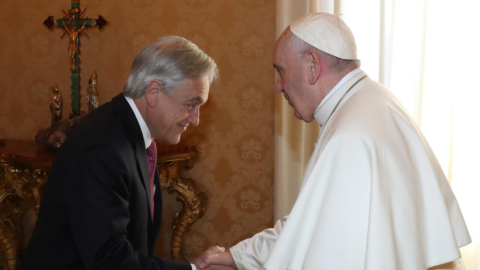 Le pape François a rencontré le président chilien Sebastián Piñera au Vatican samedi.