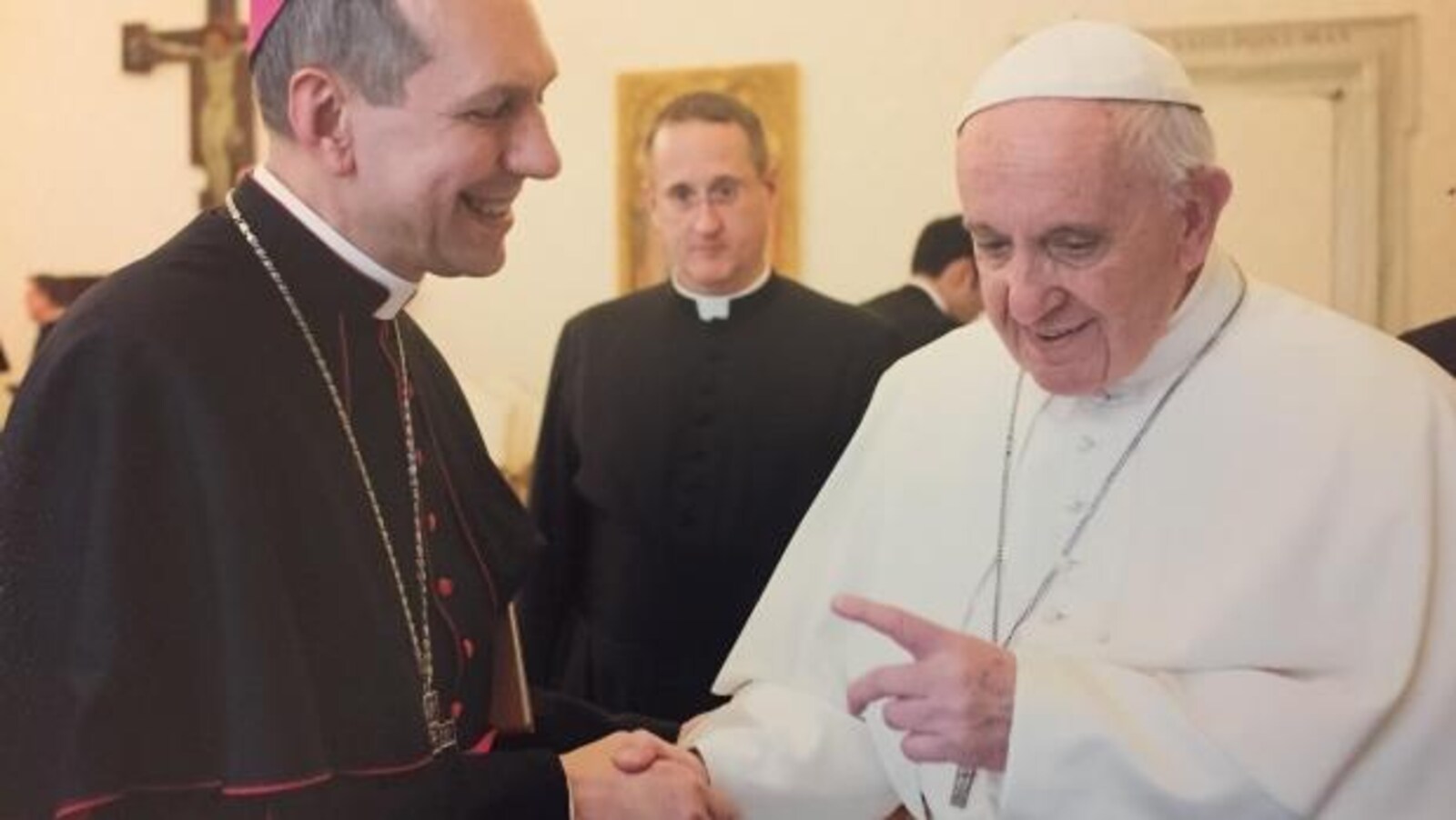 L'archevêque de Regina, Mgr Donald Bolen, et le pape François.