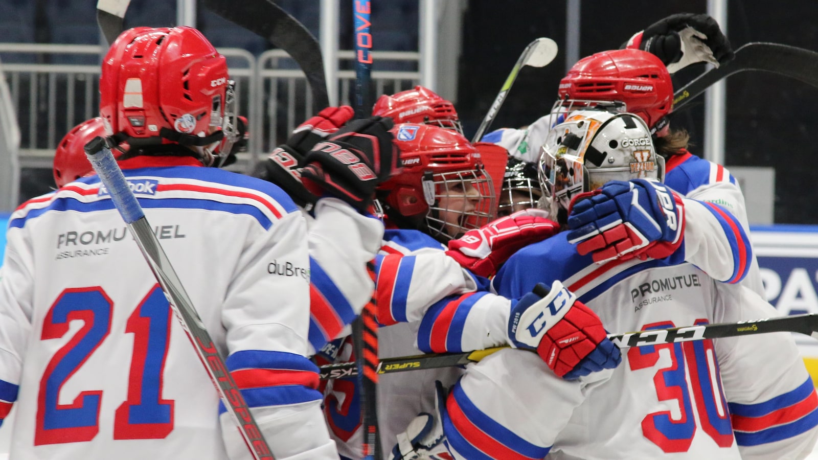 Les peewee au rendezvous malgré la tempête ICI.RadioCanada.ca