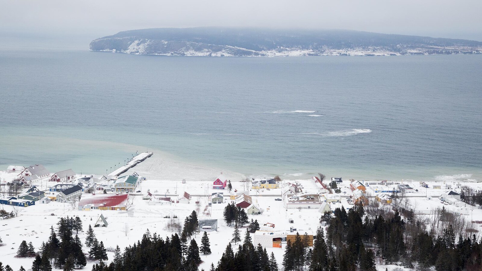 Percé dégage beaucoup de charme, même en hiver.