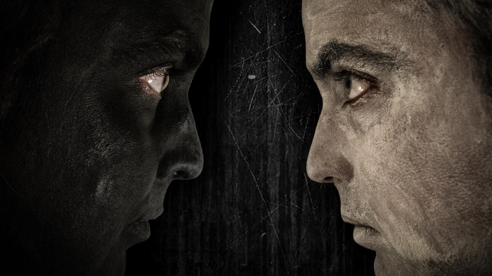 Un homme, deux visages.