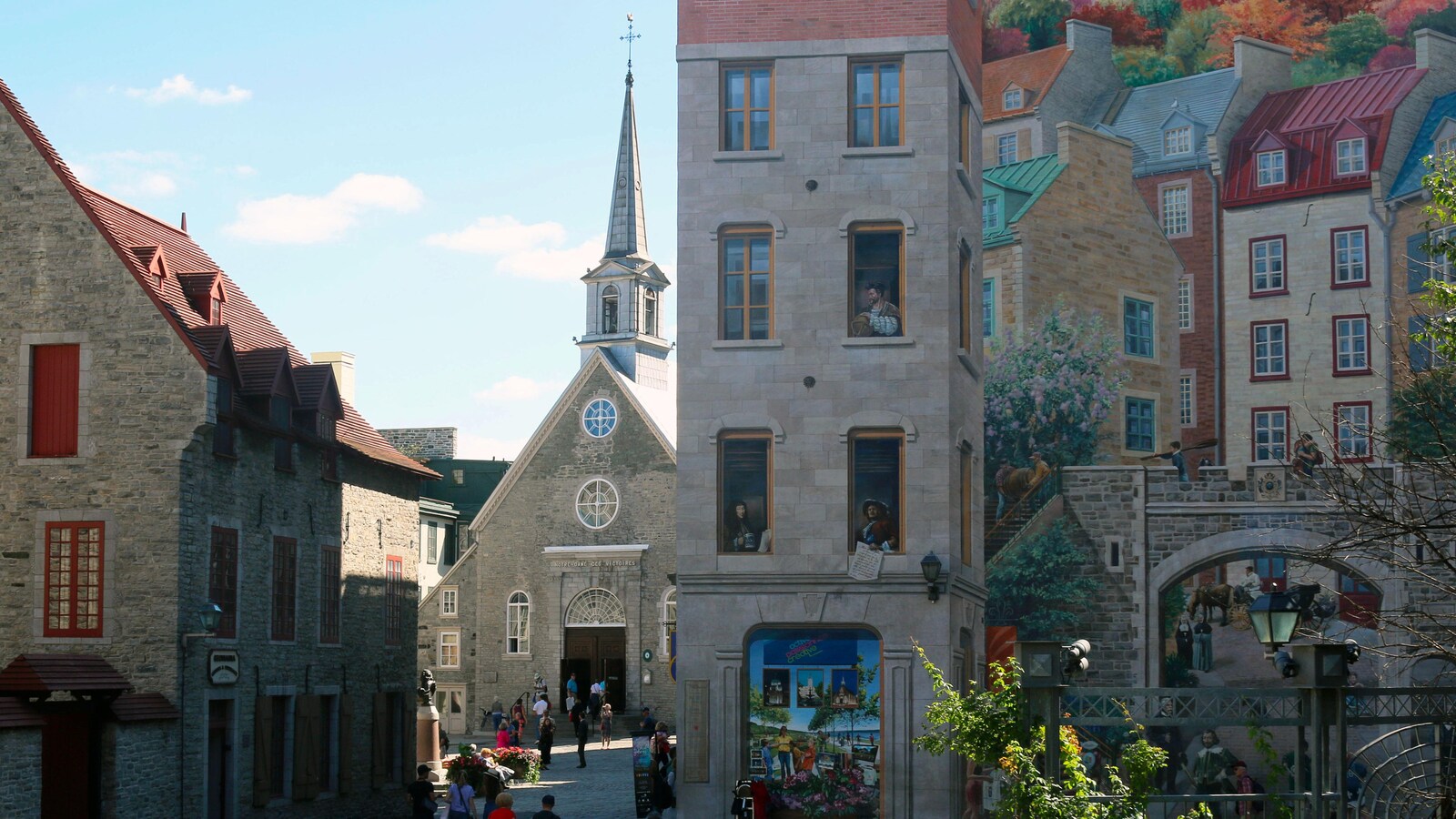 Des touristes dans le Petit-Champlain