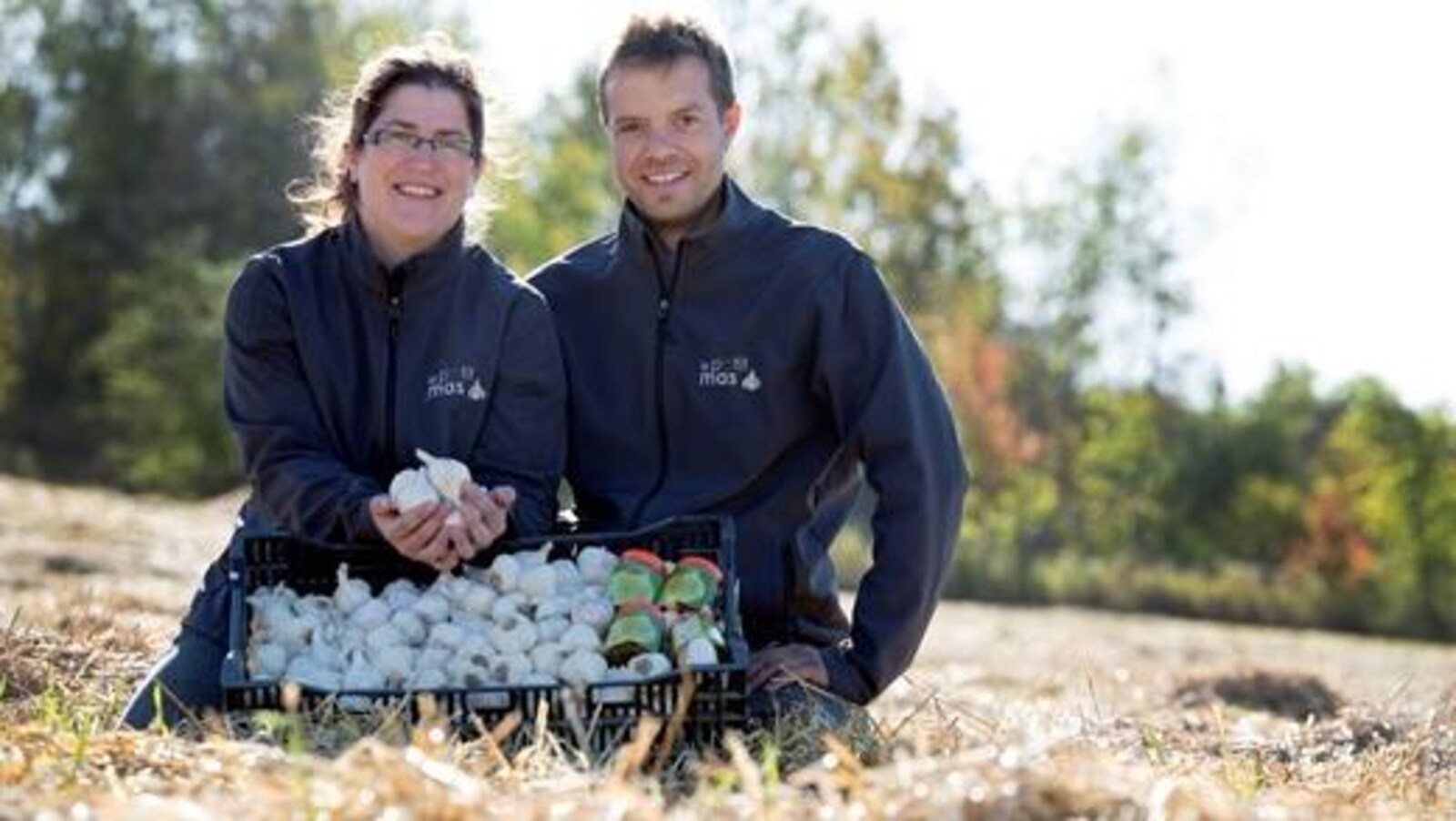 Marie-Pierre Dubeau et Sébastien Grandmont, propriétaires de la ferme Le Petit Mas.