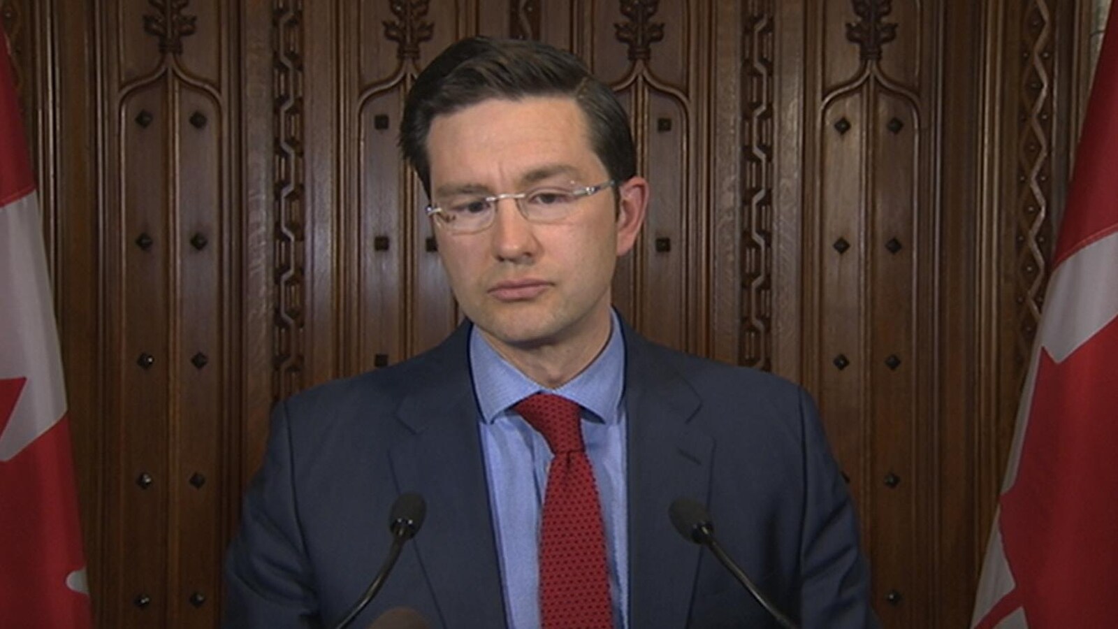 Le porte-parole conservateur en matière de finances, Pierre Poilievre, critique la mise à jour économique de Bill Morneau.