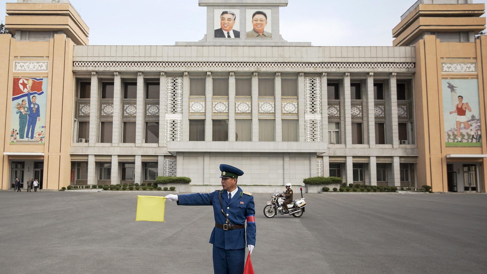 Un policier à Pyongyang