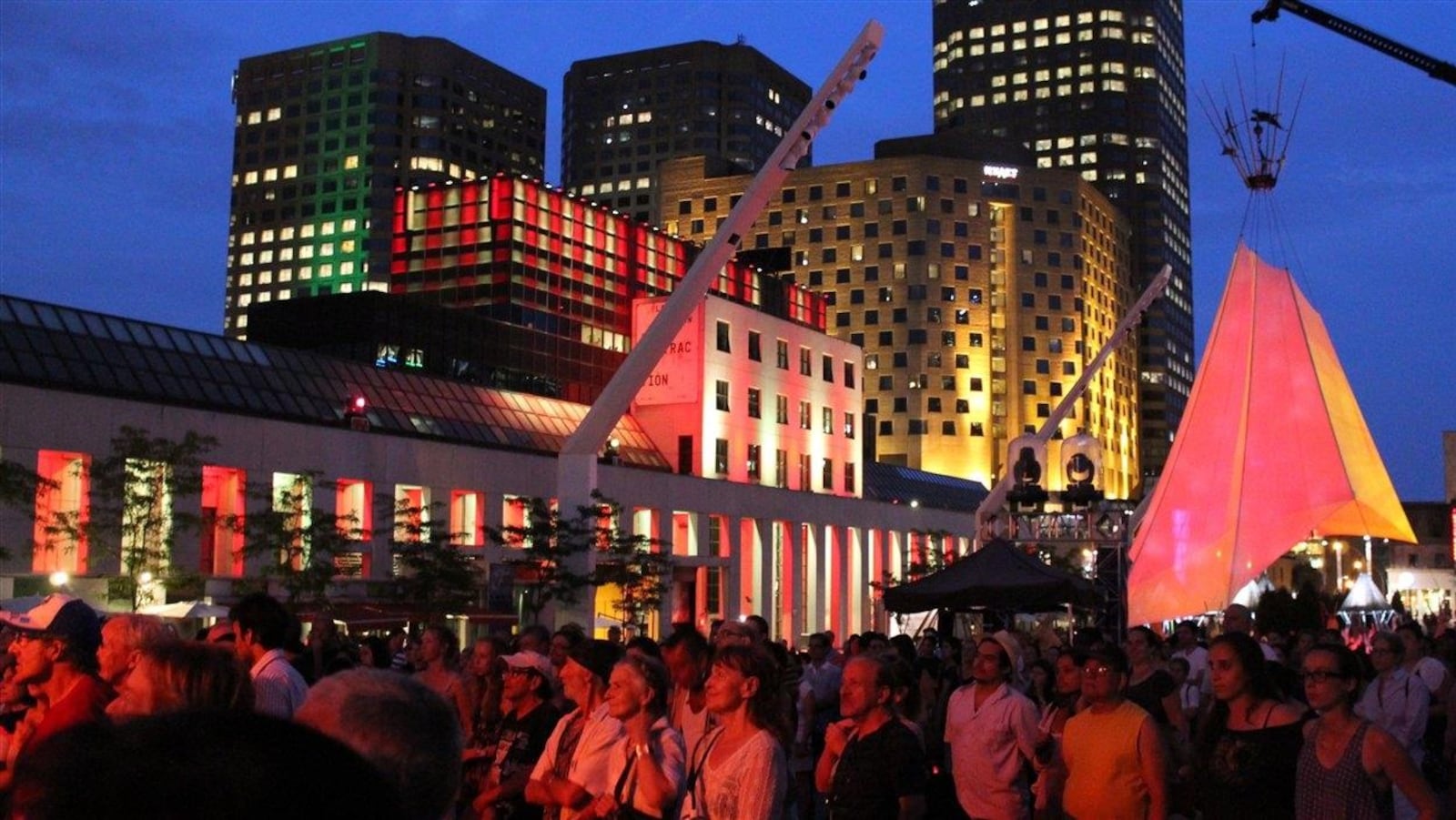 Le festival Présence autochtone à la place des Festivals