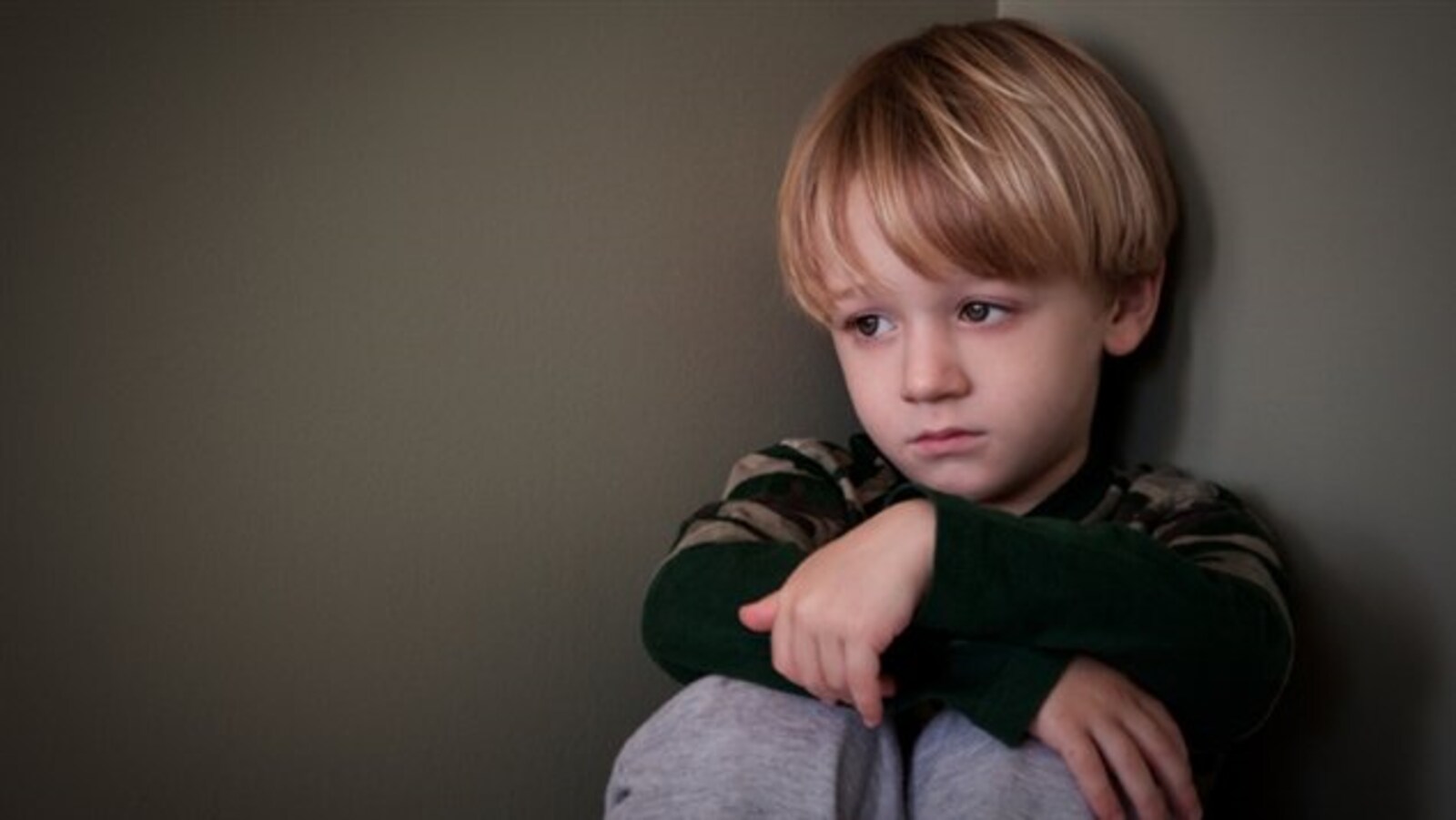 Un enfant en punition.