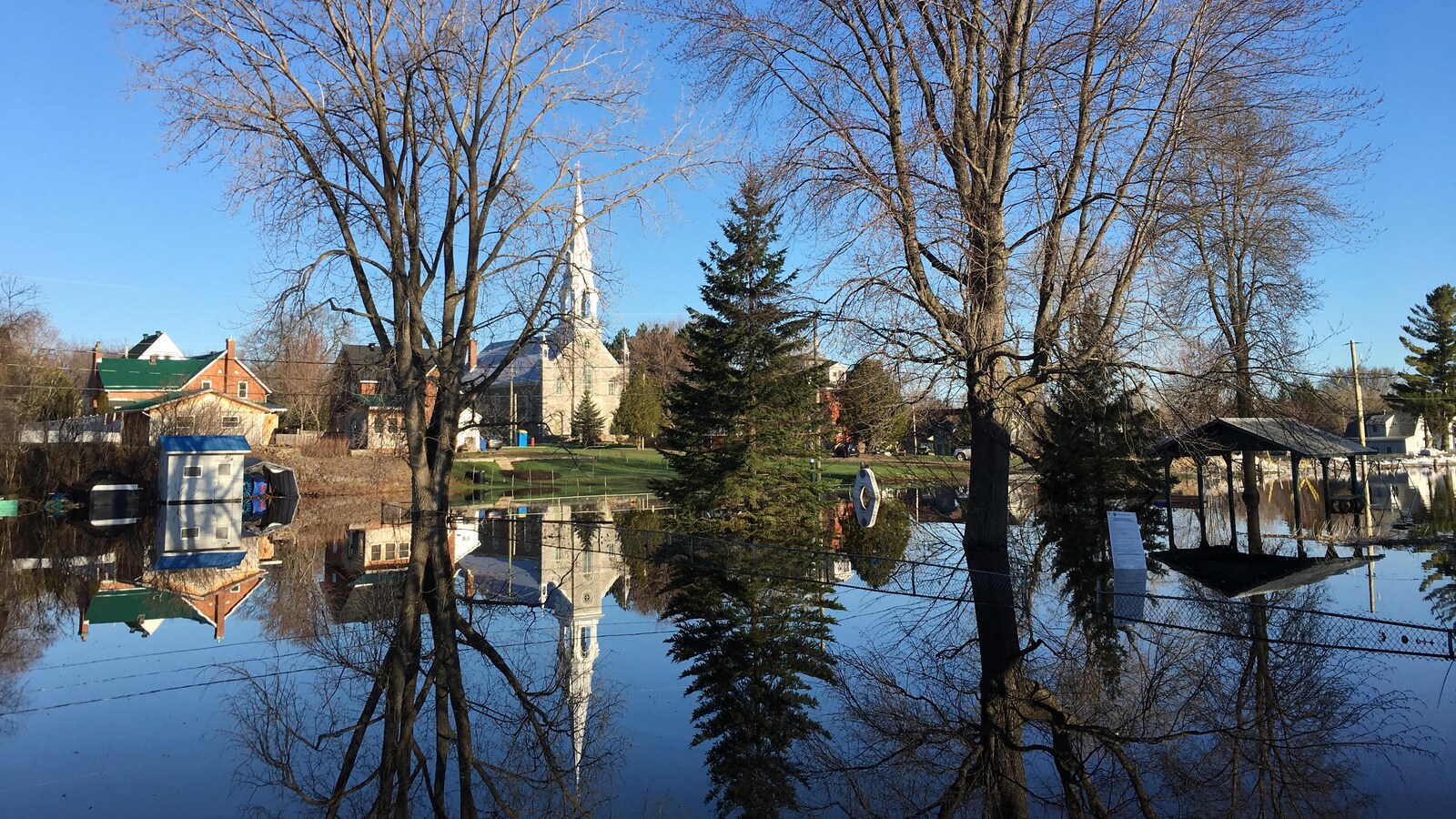 Le village de Quyon a été inondé.