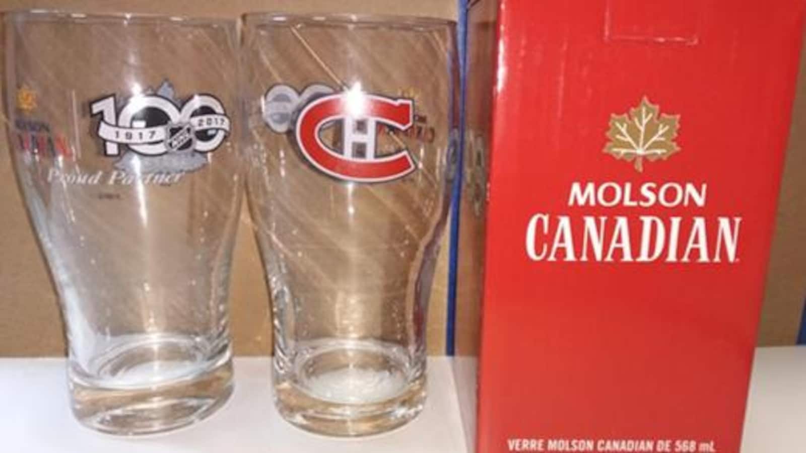 Le rappel implique des verres de 568 ml avec le logo Molson Canadian et celui du centenaire de la LNH (1917-2017).