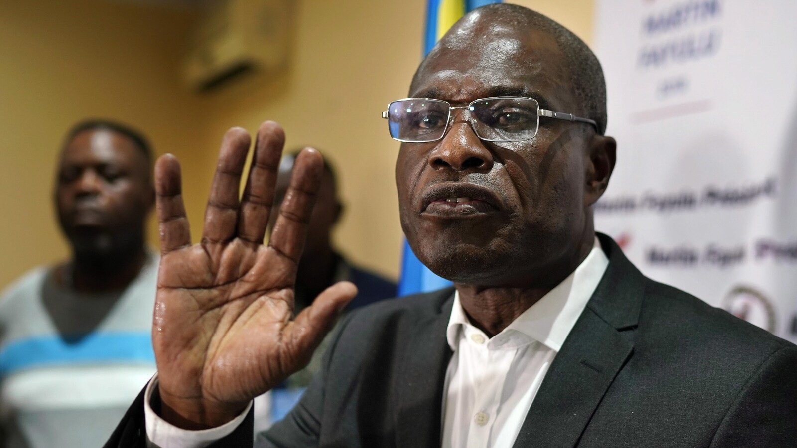 En RDC, le candidat de l'opposition Martin Fayulu à son quartier général à Kinshasa.